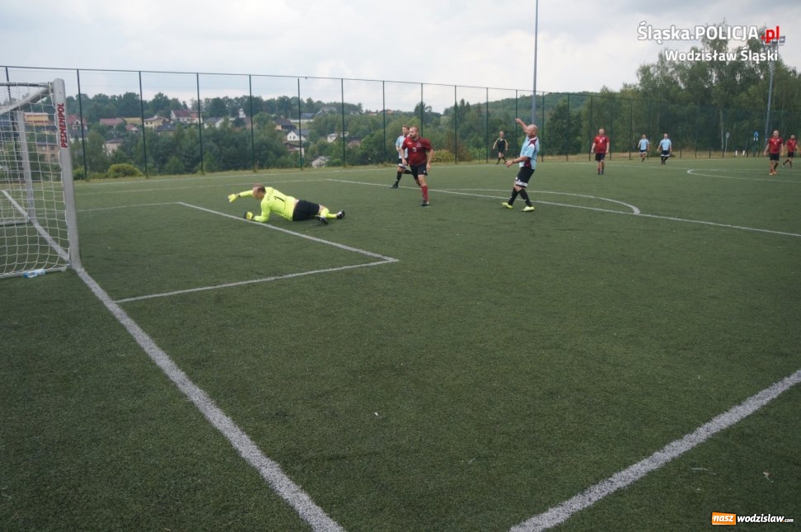 Zdjęcie w galerii na portalu naszwodzislaw.com: Turniej piłkarski na stulecie policji [FOTO] wiadomości z regionu