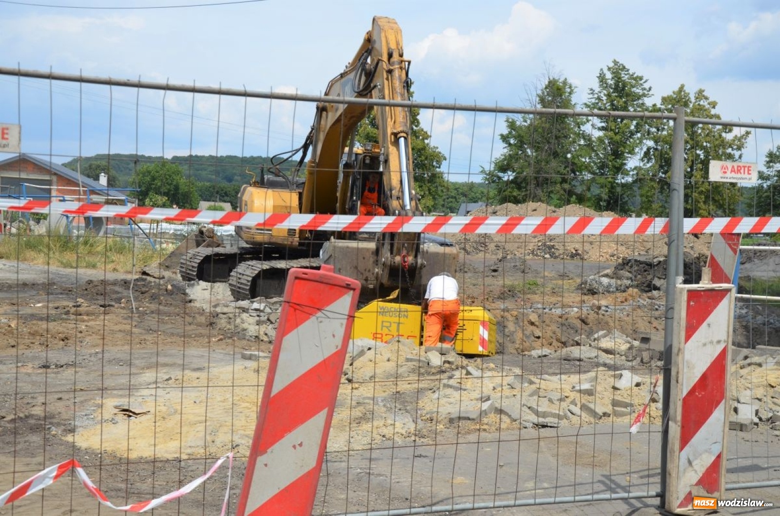 Zdjęcie w galerii na portalu naszwodzislaw.com: Prace na ulicy Raciborskiej w Gorzycach idą pełną parą [FOTO] wiadomości z regionu