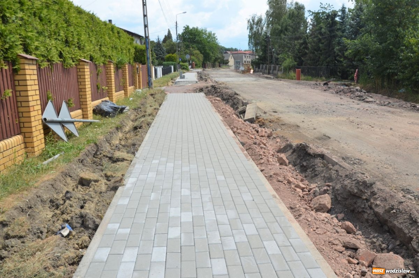 Zdjęcie w galerii na portalu naszwodzislaw.com: Prace na ulicy Raciborskiej w Gorzycach idą pełną parą [FOTO] wiadomości z regionu