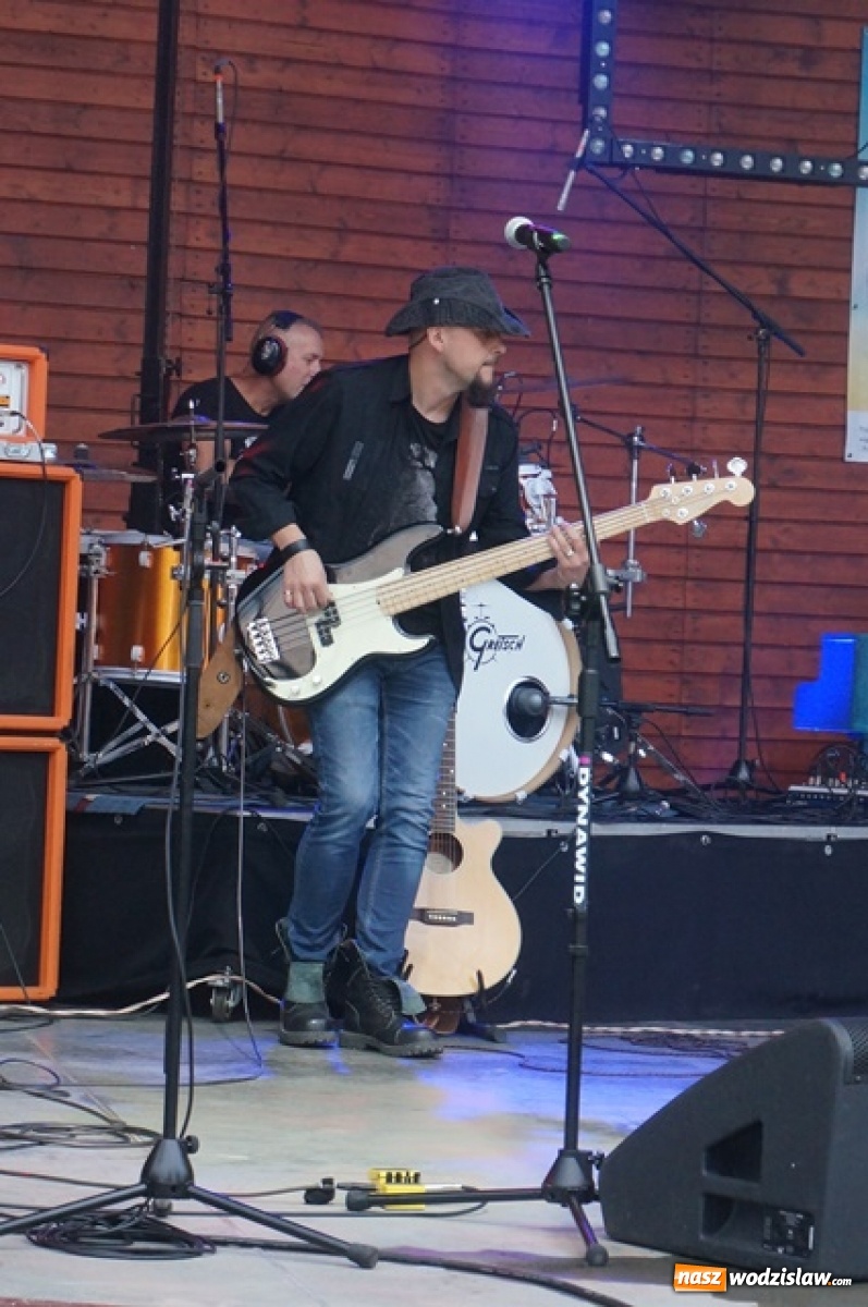 Zdjęcie w galerii na portalu naszwodzislaw.com: Koncert Sylwii Grzeszczak zgromadził tłumy na Dniach Godowa [FOTO] wiadomości z regionu