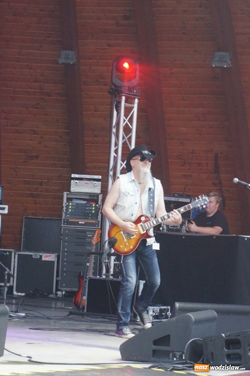 Zdjęcie w galerii na portalu naszwodzislaw.com: Koncert Sylwii Grzeszczak zgromadził tłumy na Dniach Godowa [FOTO] wiadomości z regionu