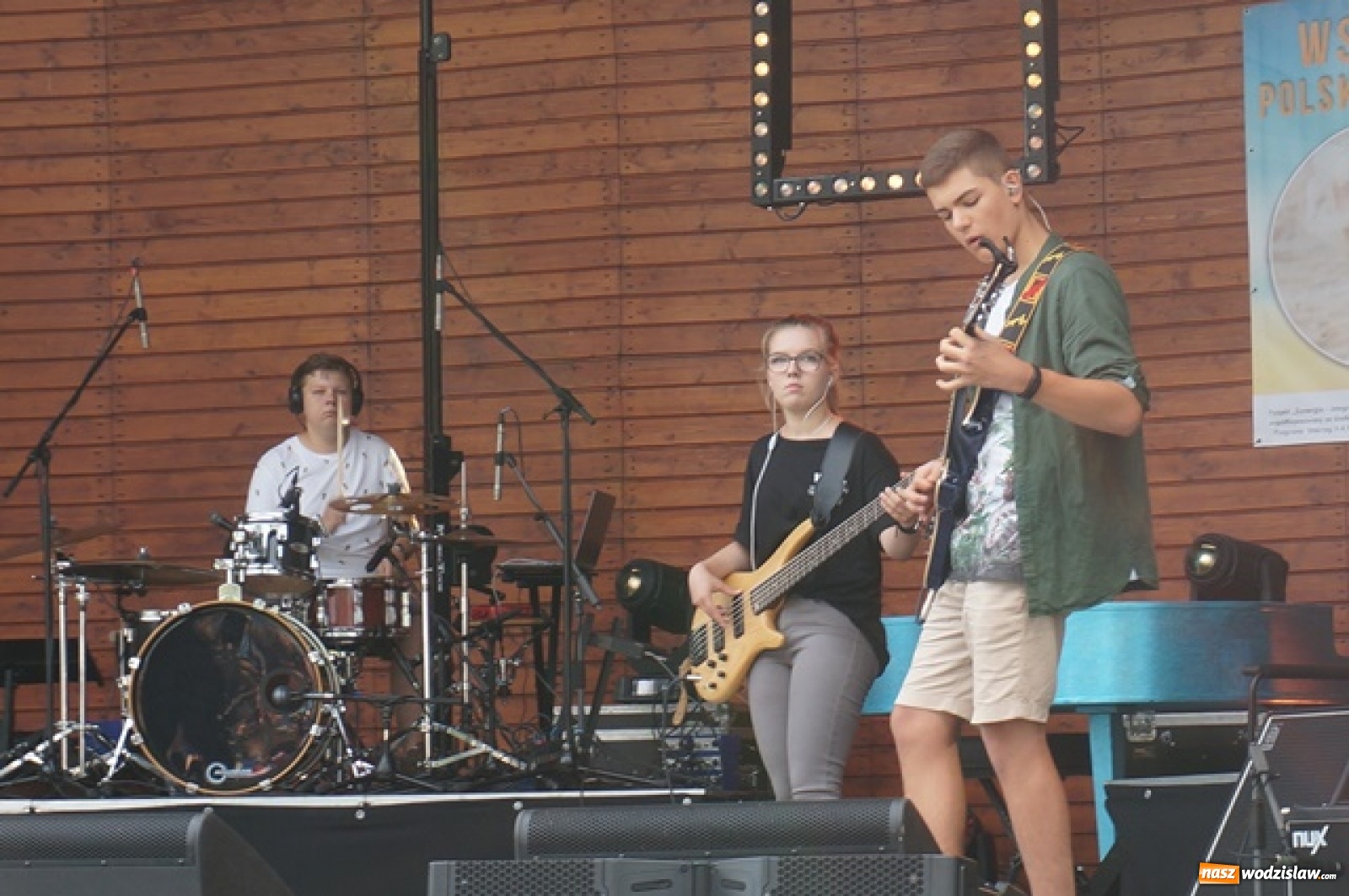 Zdjęcie w galerii na portalu naszwodzislaw.com: Koncert Sylwii Grzeszczak zgromadził tłumy na Dniach Godowa [FOTO] wiadomości z regionu