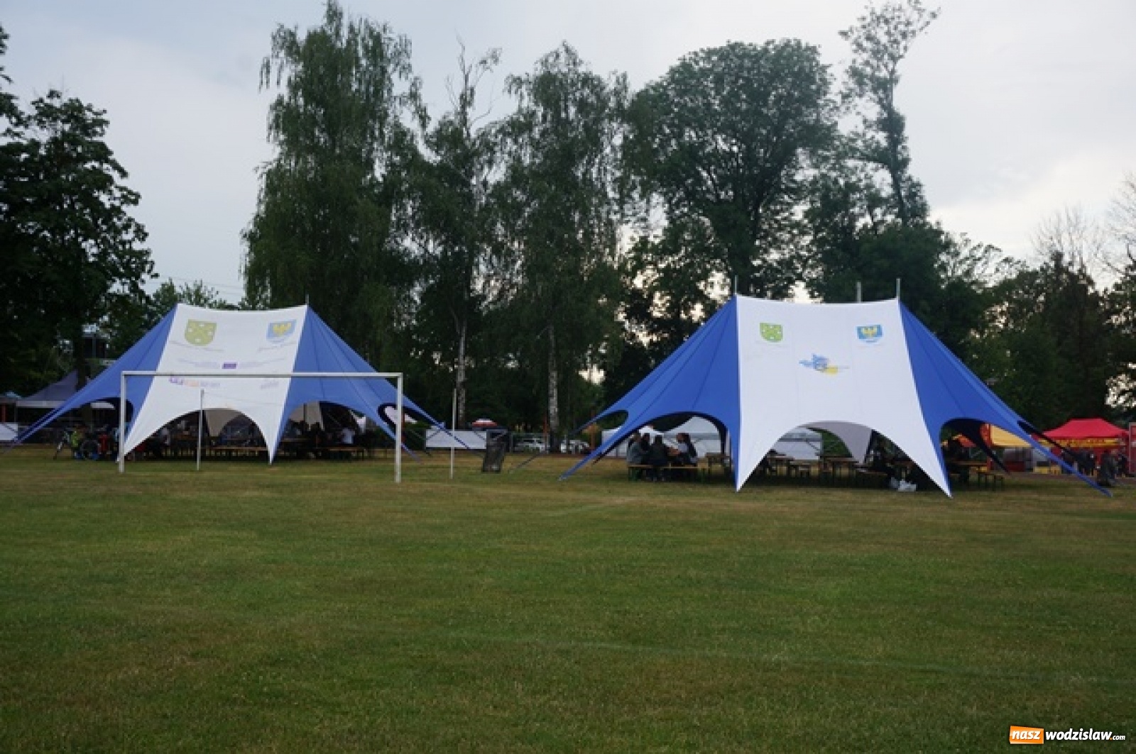 Zdjęcie w galerii na portalu naszwodzislaw.com: Koncert Sylwii Grzeszczak zgromadził tłumy na Dniach Godowa [FOTO] wiadomości z regionu