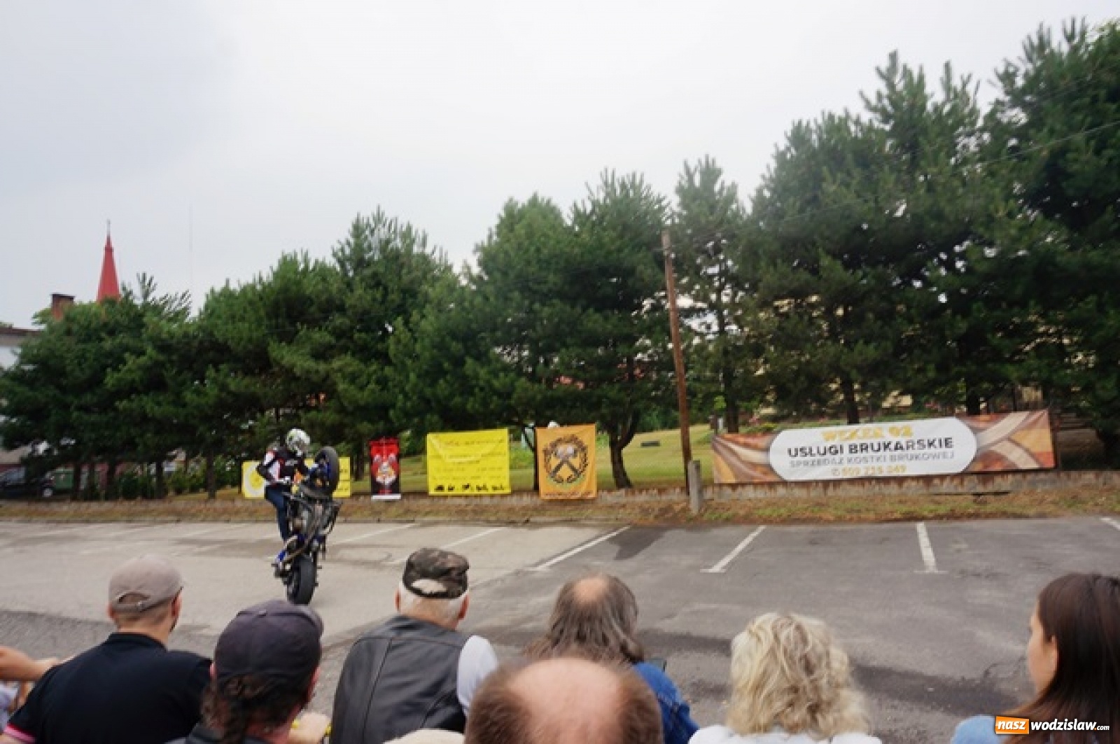 Zdjęcie w galerii na portalu naszwodzislaw.com: Koncert Sylwii Grzeszczak zgromadził tłumy na Dniach Godowa [FOTO] wiadomości z regionu