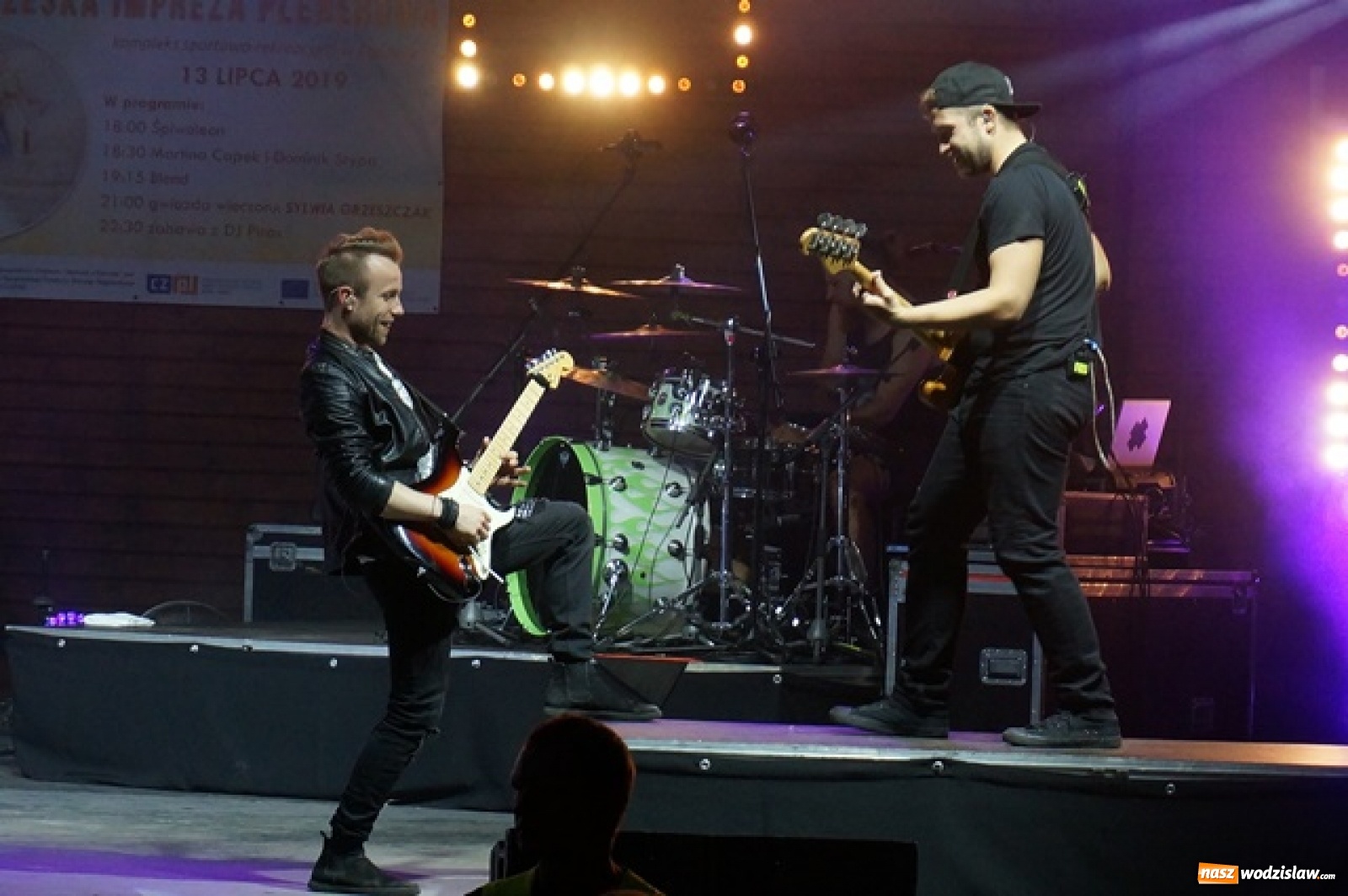 Zdjęcie w galerii na portalu naszwodzislaw.com: Koncert Sylwii Grzeszczak zgromadził tłumy na Dniach Godowa [FOTO] wiadomości z regionu