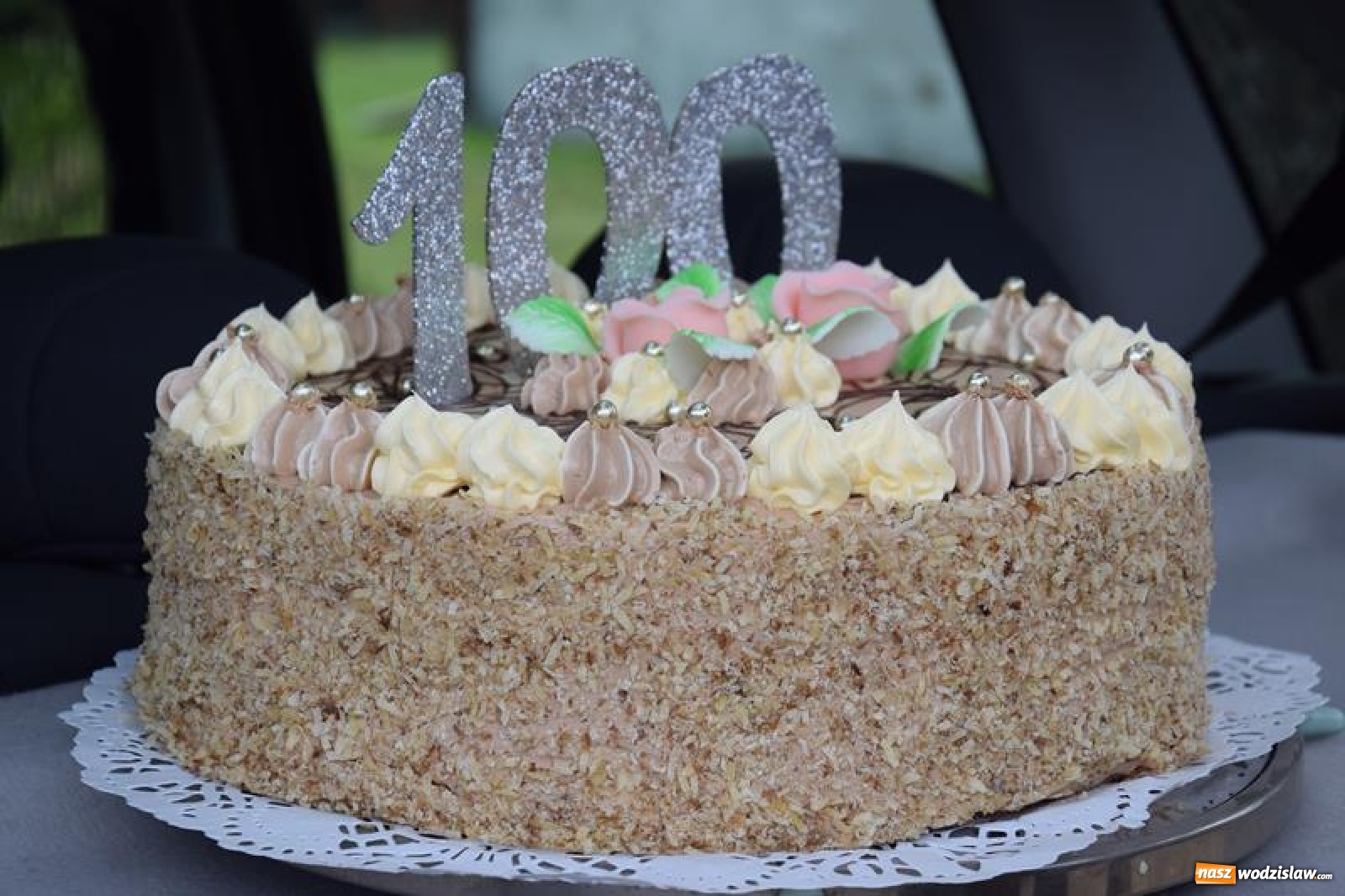 Zdjęcie w galerii na portalu naszwodzislaw.com: Wójt Mirosław Szymanek odwiedził najstarszą mieszkankę gminy Mszana wiadomości z regionu