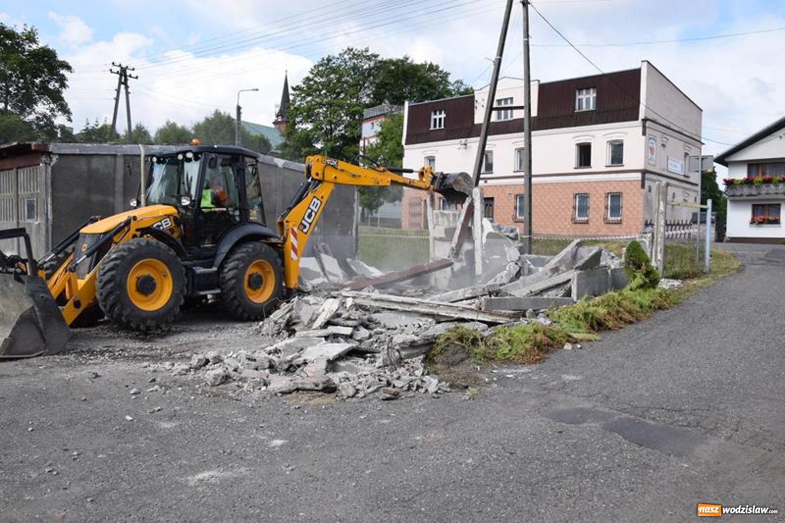 Zdjęcie w galerii na portalu naszwodzislaw.com: Przy Tuskera w Mszanie przygotowują teren pod inwestycję [FOTO] wiadomości z regionu
