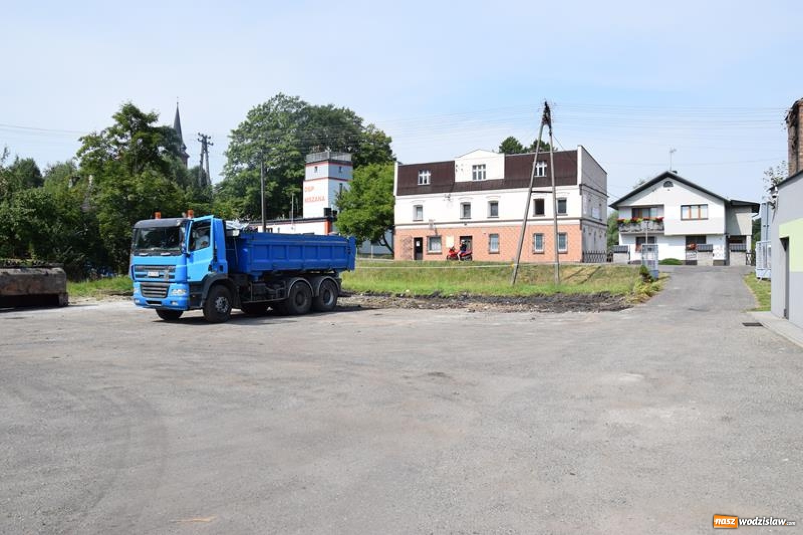 Zdjęcie w galerii na portalu naszwodzislaw.com: Przy Tuskera w Mszanie przygotowują teren pod inwestycję [FOTO] wiadomości z regionu