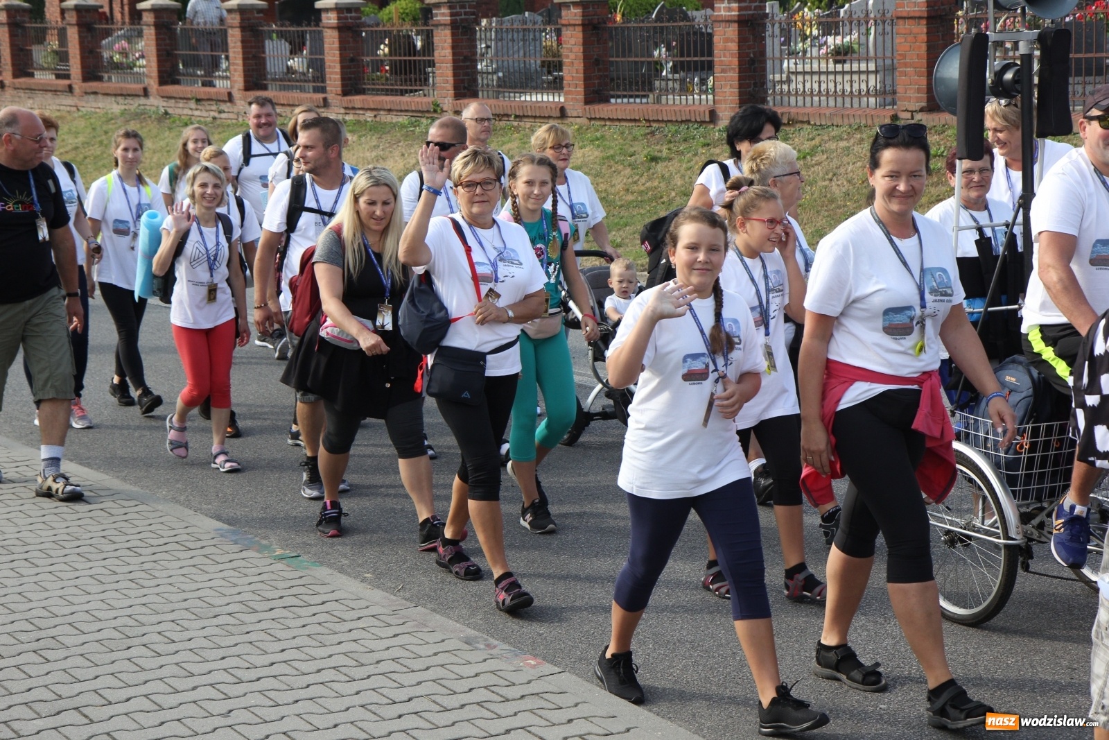 Zdjęcie w galerii na portalu naszwodzislaw.com: Ruszyła 31. Piesza Pielgrzymka z Lubomi na Jasną Górę wiadomości z regionu