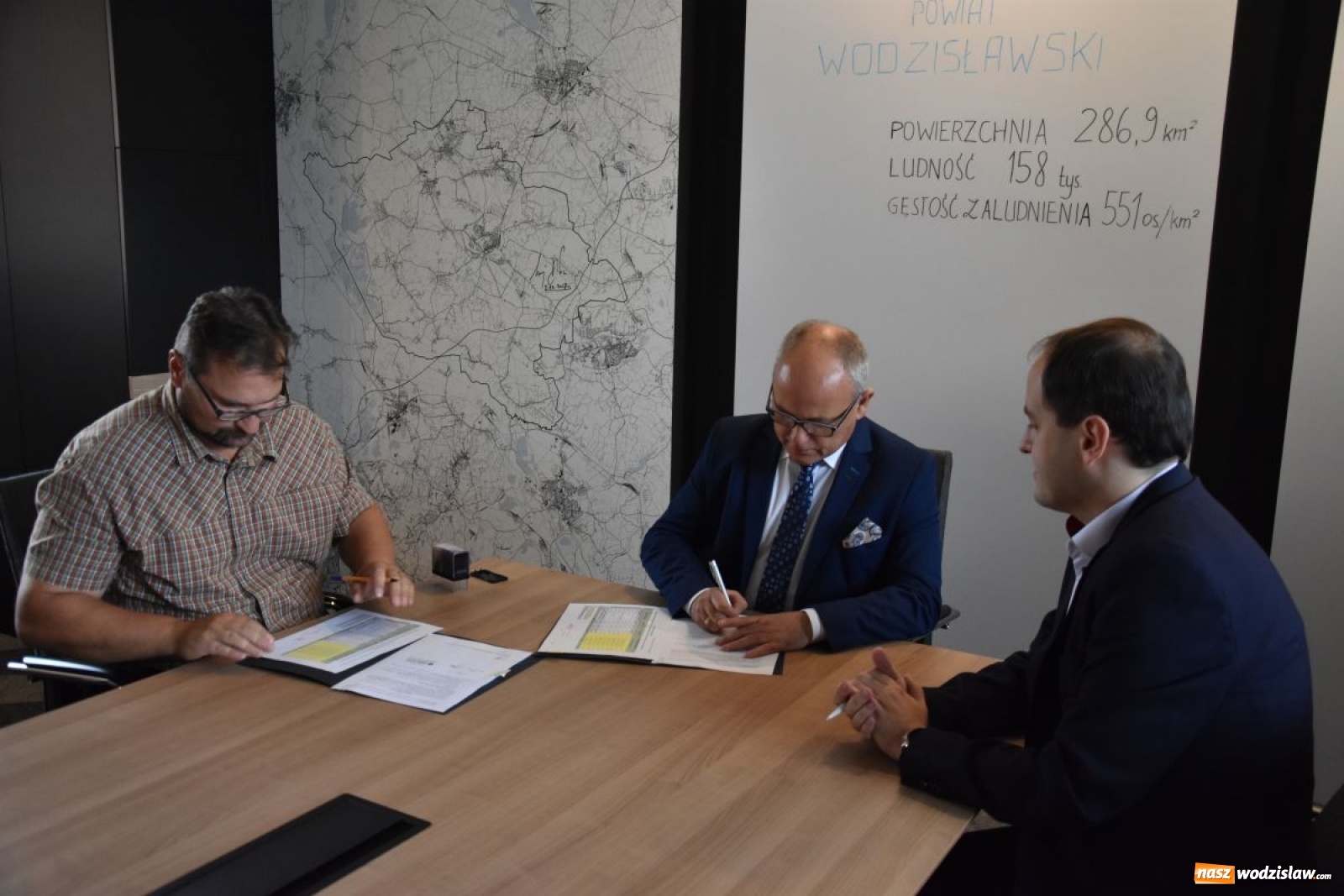 Zdjęcie w galerii na portalu naszwodzislaw.com: Przy Tischnerze powstanie boisko wielofunkcyjne wiadomości z regionu