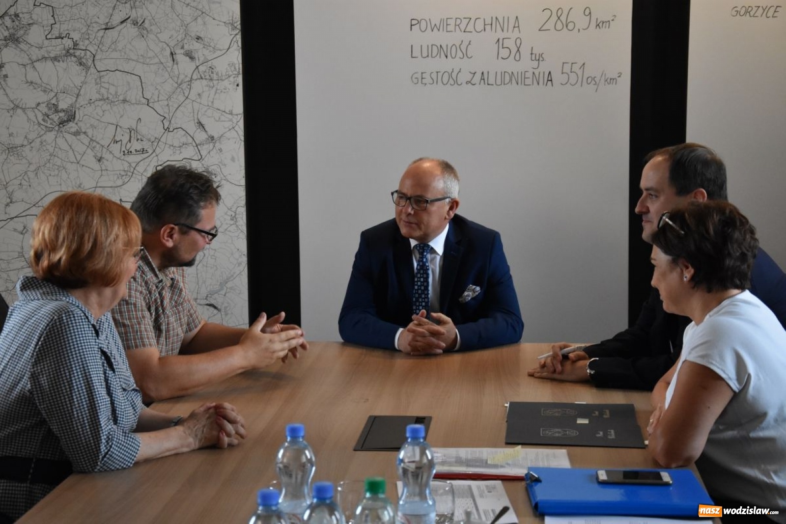 Zdjęcie w galerii na portalu naszwodzislaw.com: Przy Tischnerze powstanie boisko wielofunkcyjne wiadomości z regionu