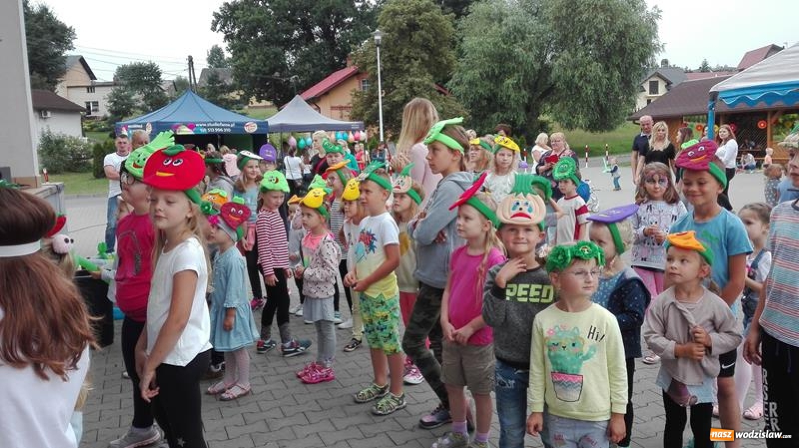 Zdjęcie w galerii na portalu naszwodzislaw.com: Baw się i śmiej. Festyn dla dzieci i młodzieży za nami [FOTO] wiadomości z regionu