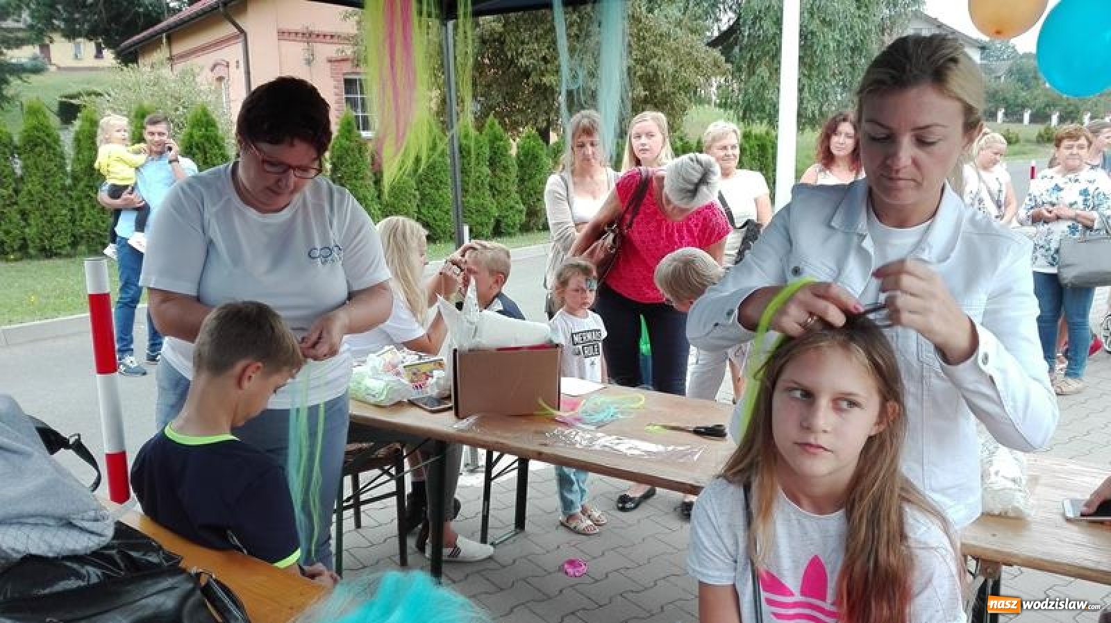 Zdjęcie w galerii na portalu naszwodzislaw.com: Baw się i śmiej. Festyn dla dzieci i młodzieży za nami [FOTO] wiadomości z regionu