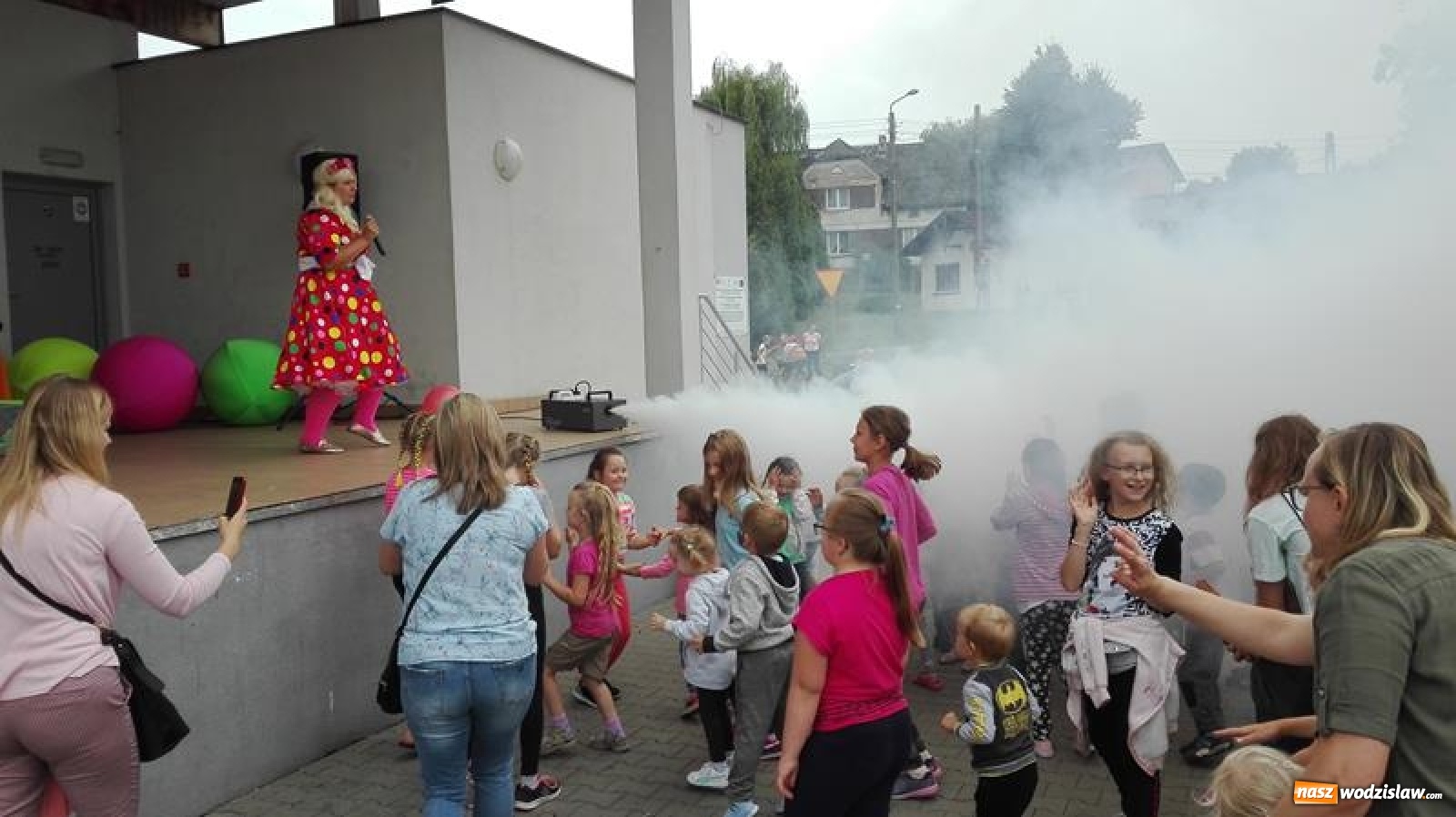 Zdjęcie w galerii na portalu naszwodzislaw.com: Baw się i śmiej. Festyn dla dzieci i młodzieży za nami [FOTO] wiadomości z regionu