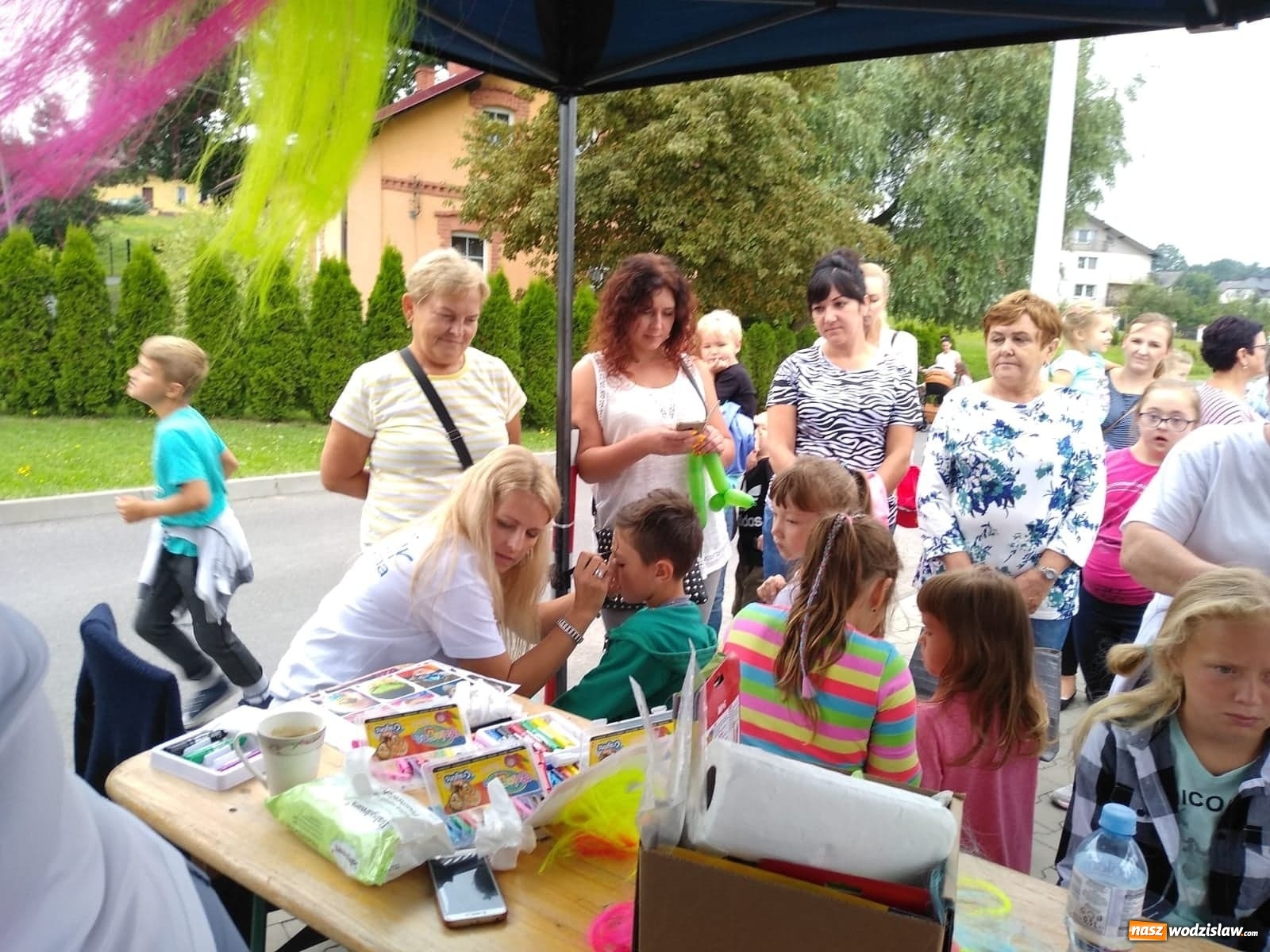 Zdjęcie w galerii na portalu naszwodzislaw.com: Baw się i śmiej. Festyn dla dzieci i młodzieży za nami [FOTO] wiadomości z regionu