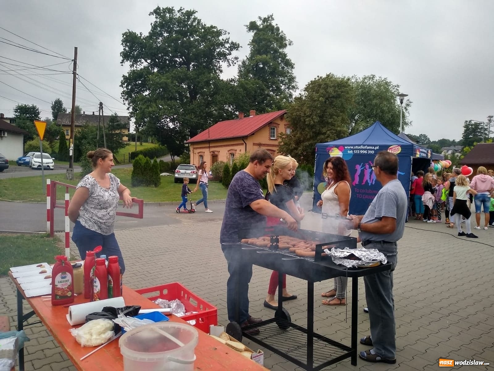 Zdjęcie w galerii na portalu naszwodzislaw.com: Baw się i śmiej. Festyn dla dzieci i młodzieży za nami [FOTO] wiadomości z regionu