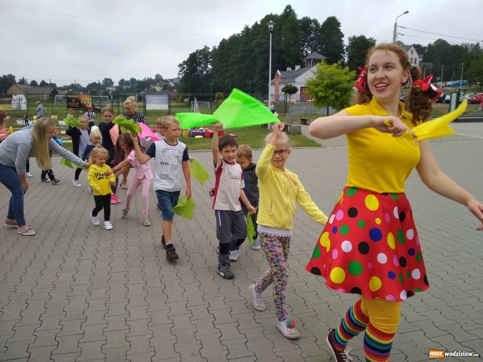 Zdjęcie w galerii na portalu naszwodzislaw.com: Baw się i śmiej. Festyn dla dzieci i młodzieży za nami [FOTO] wiadomości z regionu