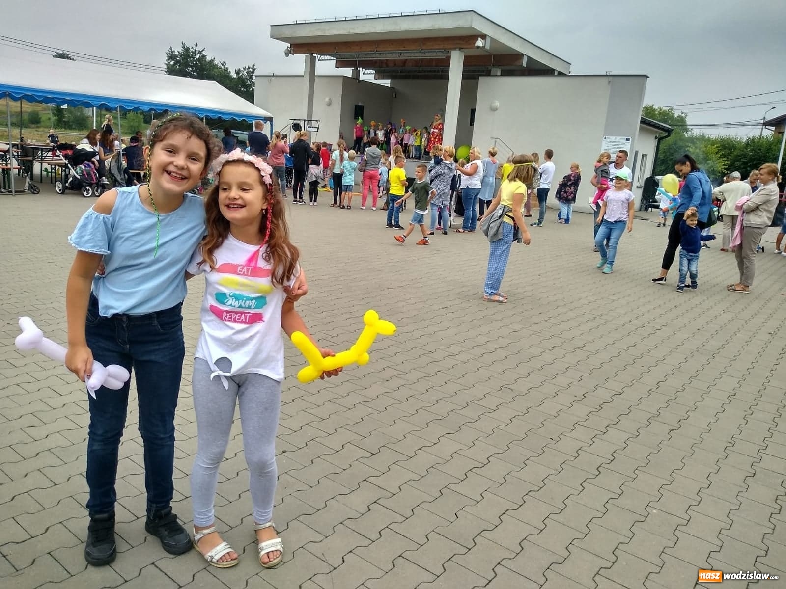 Zdjęcie w galerii na portalu naszwodzislaw.com: Baw się i śmiej. Festyn dla dzieci i młodzieży za nami [FOTO] wiadomości z regionu