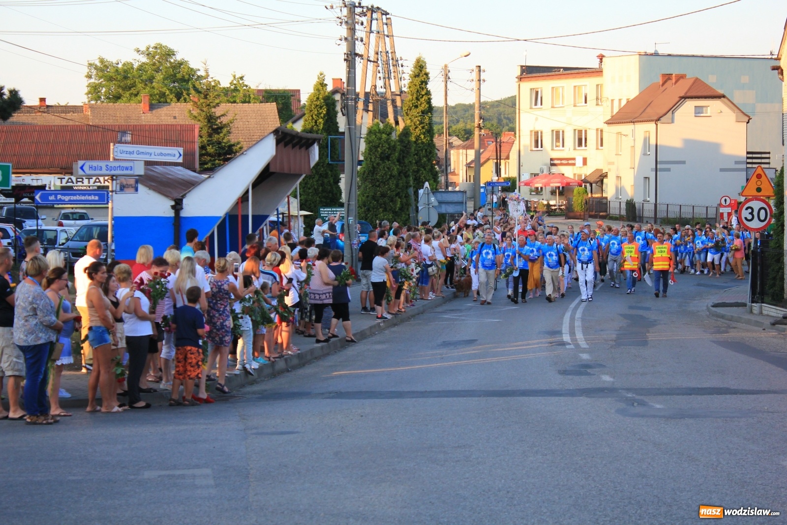 Zdjęcie w galerii na portalu naszwodzislaw.com: Szczęśliwe zakończenie pielgrzymowania wiadomości z regionu