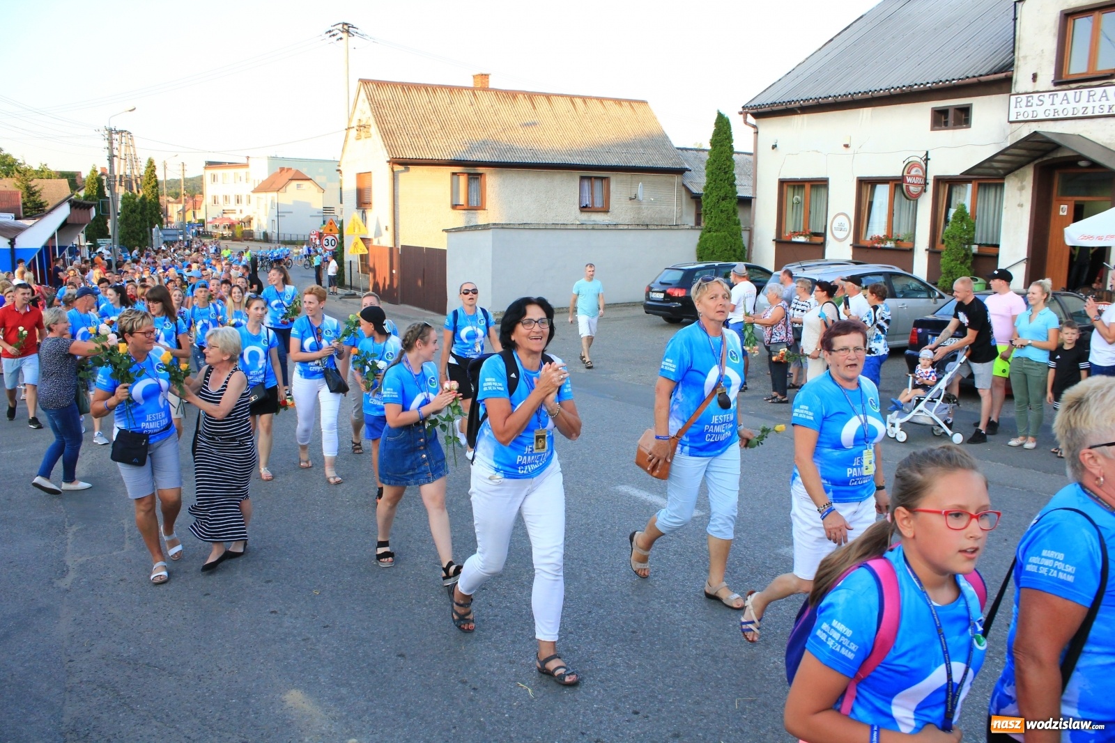 Zdjęcie w galerii na portalu naszwodzislaw.com: Szczęśliwe zakończenie pielgrzymowania wiadomości z regionu