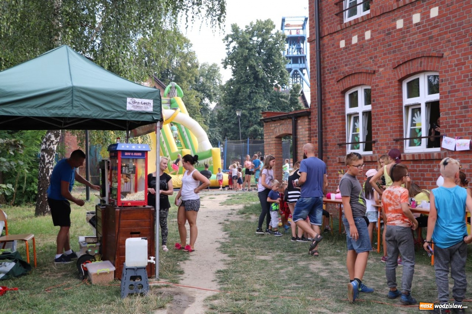 Zdjęcie w galerii na portalu naszwodzislaw.com: Dzień Pszczółki Mai na Marcelu [FOTO] wiadomości z regionu