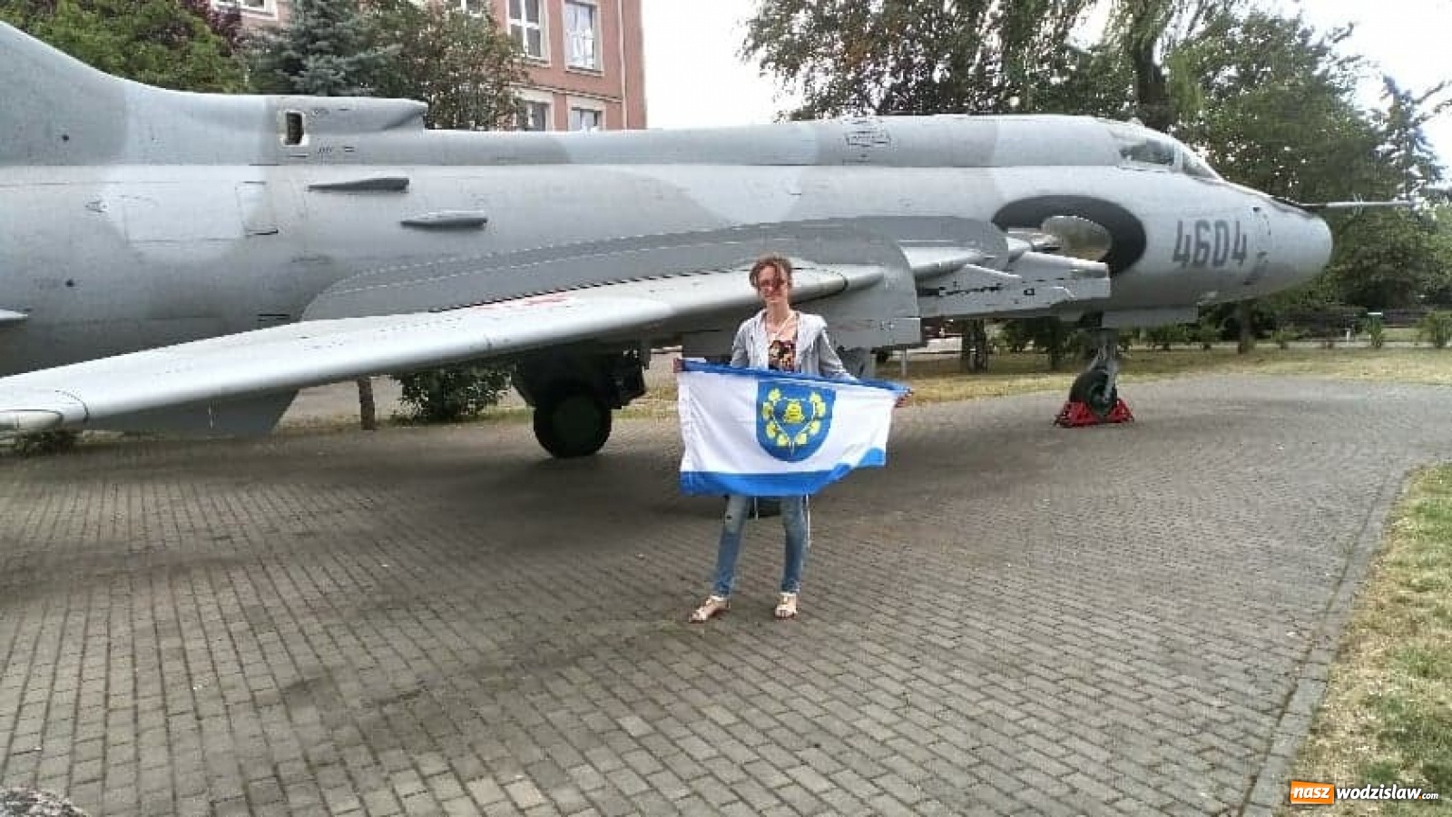 Zdjęcie w galerii na portalu naszwodzislaw.com: Flaga Mszany w podróży po całej Europie [FOTO] wiadomości z regionu