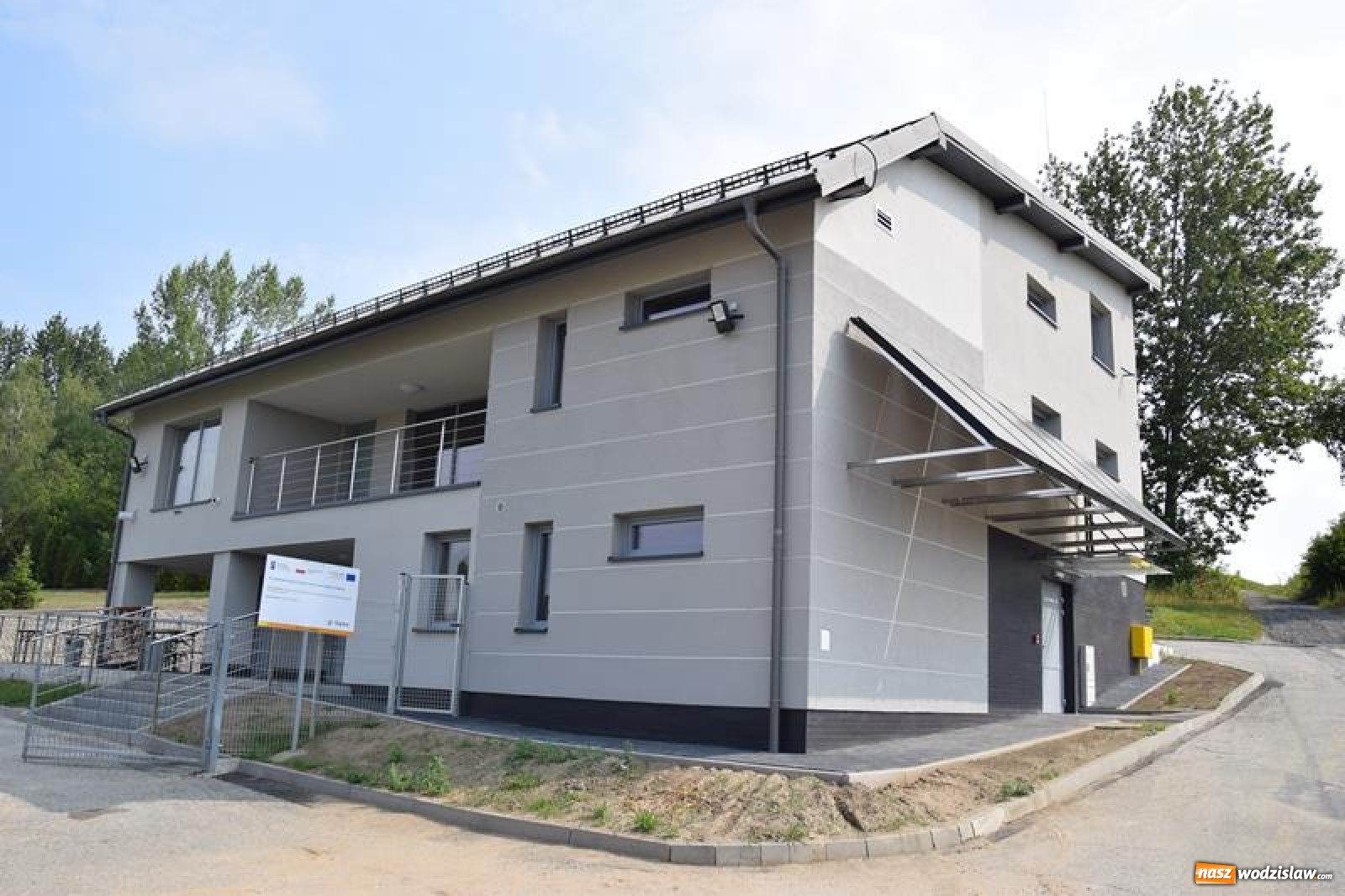 Zdjęcie w galerii na portalu naszwodzislaw.com: Zakończyła się termomodernizacja szatni sportowej w Mszanie [FOTO] wiadomości z regionu