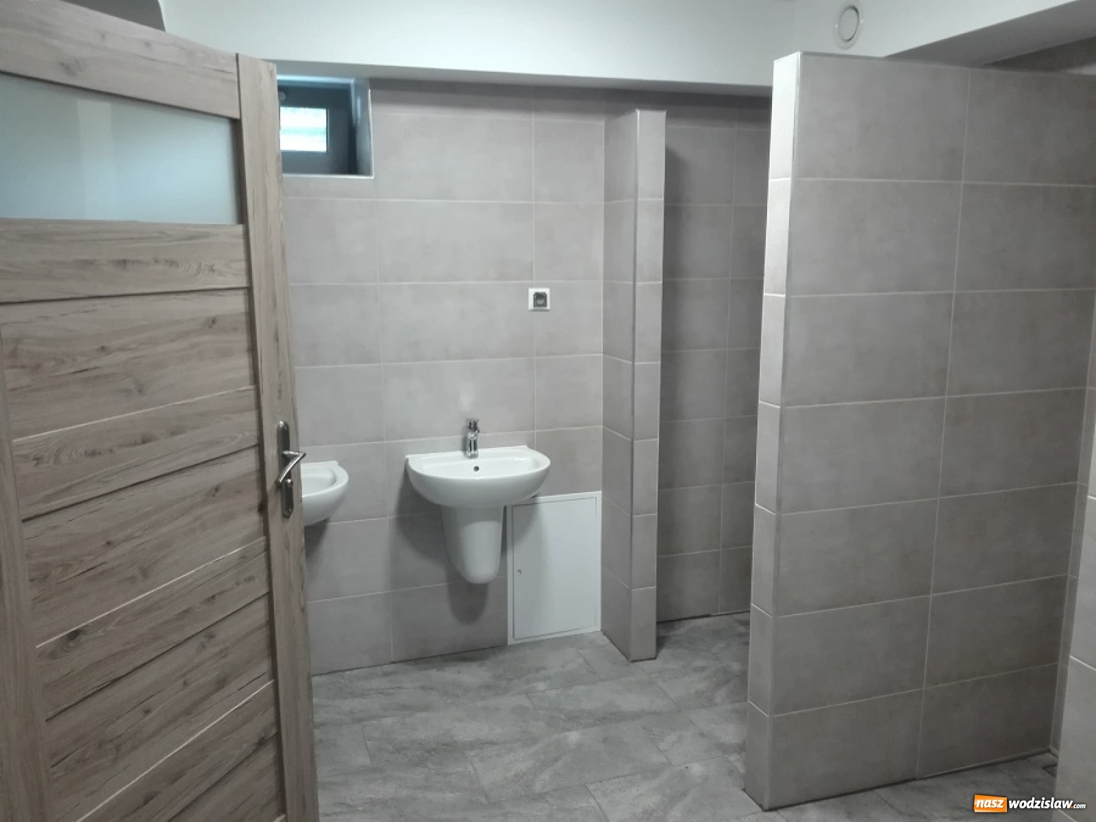 Zdjęcie w galerii na portalu naszwodzislaw.com: Zakończyła się termomodernizacja szatni sportowej w Mszanie [FOTO] wiadomości z regionu