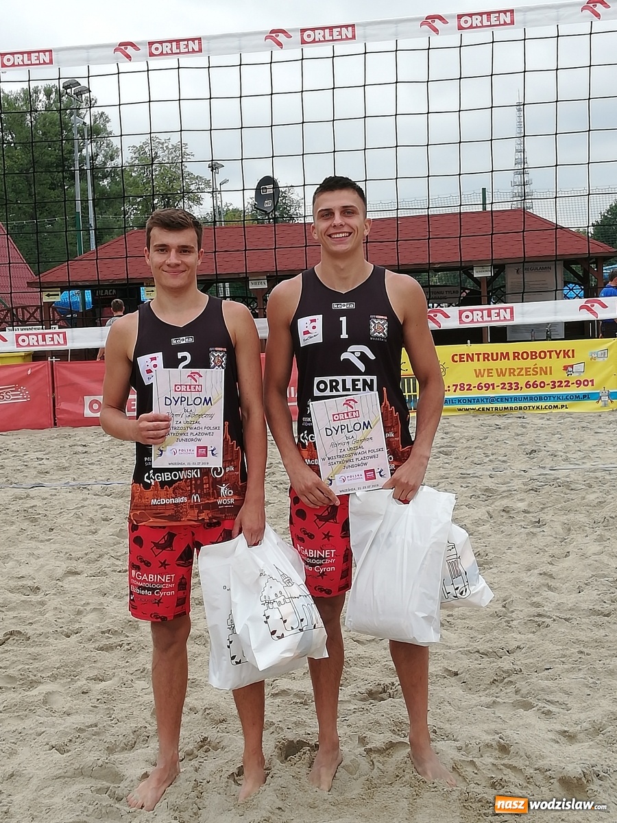 Zdjęcie w galerii na portalu naszwodzislaw.com: Udany sezon plażowy siatkarzy radlińskiego Górnika wiadomości z regionu