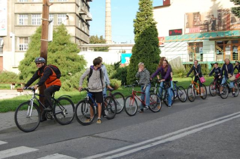 Zdjęcie w galerii na portalu naszwodzislaw.com: Gimnazjum nr 2 zorganizowało rajd wiadomości z regionu