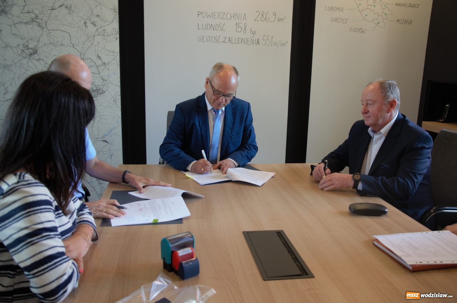 Zdjęcie w galerii na portalu naszwodzislaw.com: Ciąg dalszy remontu ul. 1 Maja w Gołkowicach przed nami wiadomości z regionu