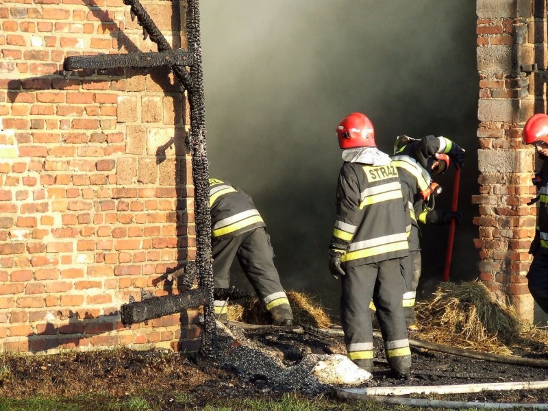 Zdjęcie w galerii na portalu naszwodzislaw.com: Pożar stodoły w Radlinie (foto) wiadomości z regionu