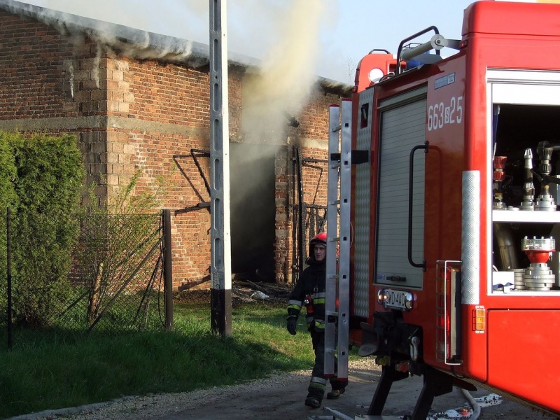 Zdjęcie w galerii na portalu naszwodzislaw.com: Pożar stodoły w Radlinie (foto) wiadomości z regionu