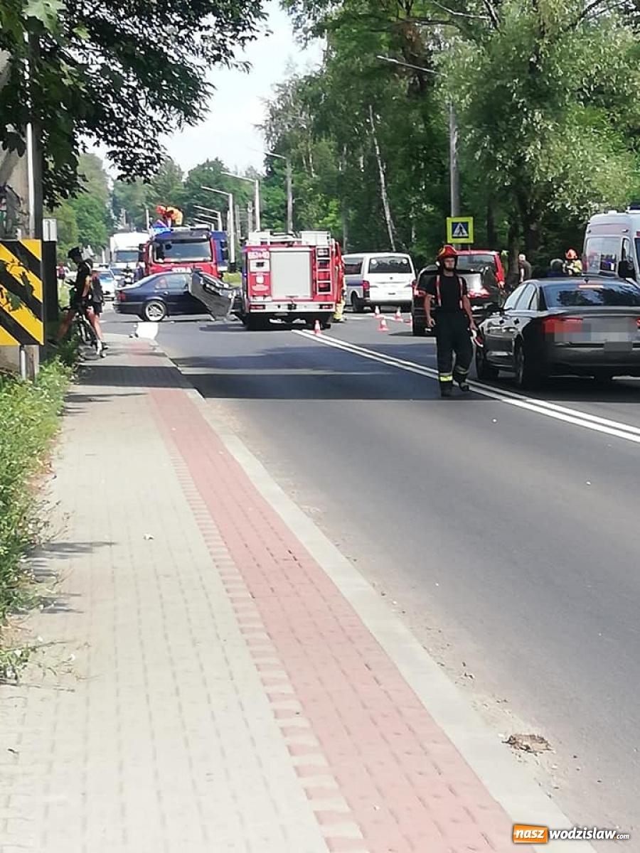 Zdjęcie w galerii na portalu naszwodzislaw.com: Wypadek na granicy Wodzisławia Śląskiego i Radlina wiadomości z regionu