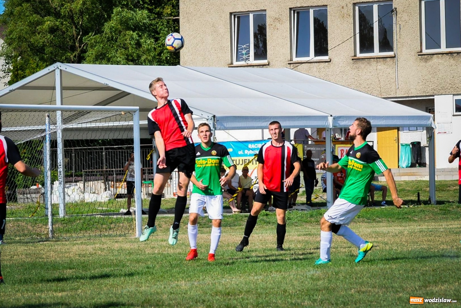 Zdjęcie w galerii na portalu naszwodzislaw.com: Brzezie zgarnęło trzy punkty na początek sezonu [FOTO i WIDEO] wiadomości z regionu
