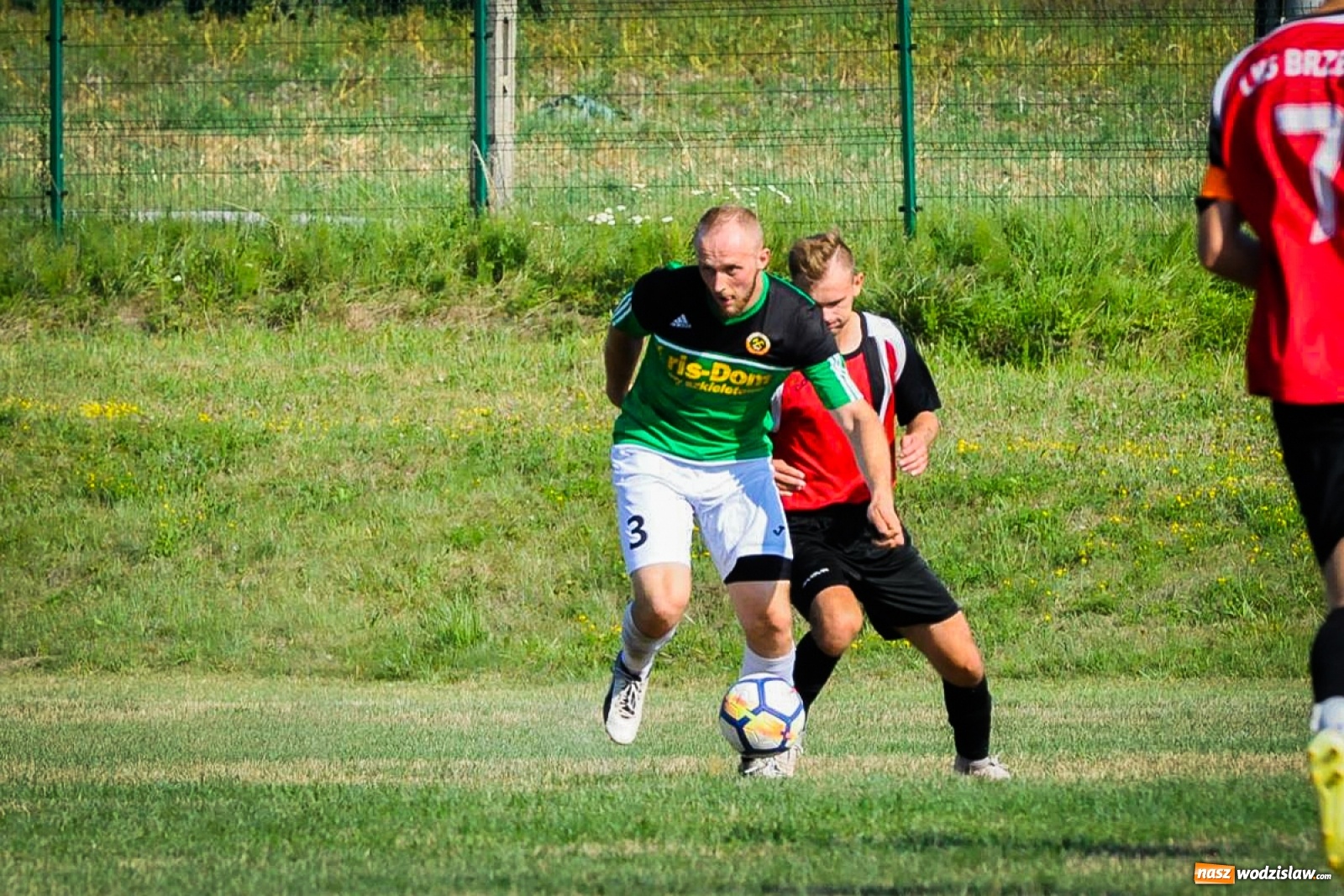 Zdjęcie w galerii na portalu naszwodzislaw.com: Brzezie zgarnęło trzy punkty na początek sezonu [FOTO i WIDEO] wiadomości z regionu