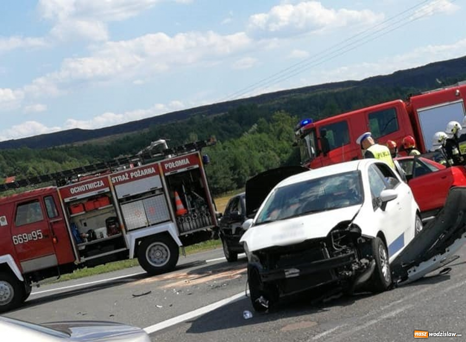 Zdjęcie w galerii na portalu naszwodzislaw.com: Nie ustąpił pierwszeństwa - dwie osoby trafiły do szpitala wiadomości z regionu