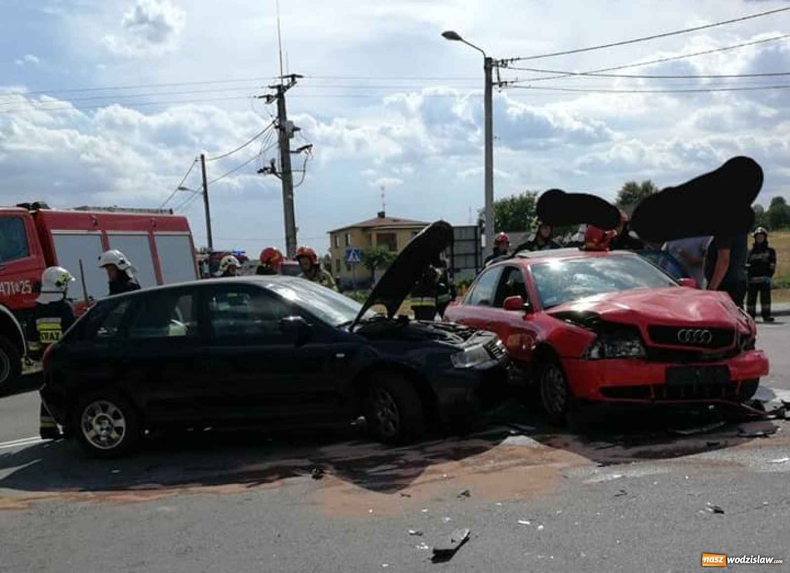 Zdjęcie w galerii na portalu naszwodzislaw.com: Nie ustąpił pierwszeństwa - dwie osoby trafiły do szpitala wiadomości z regionu