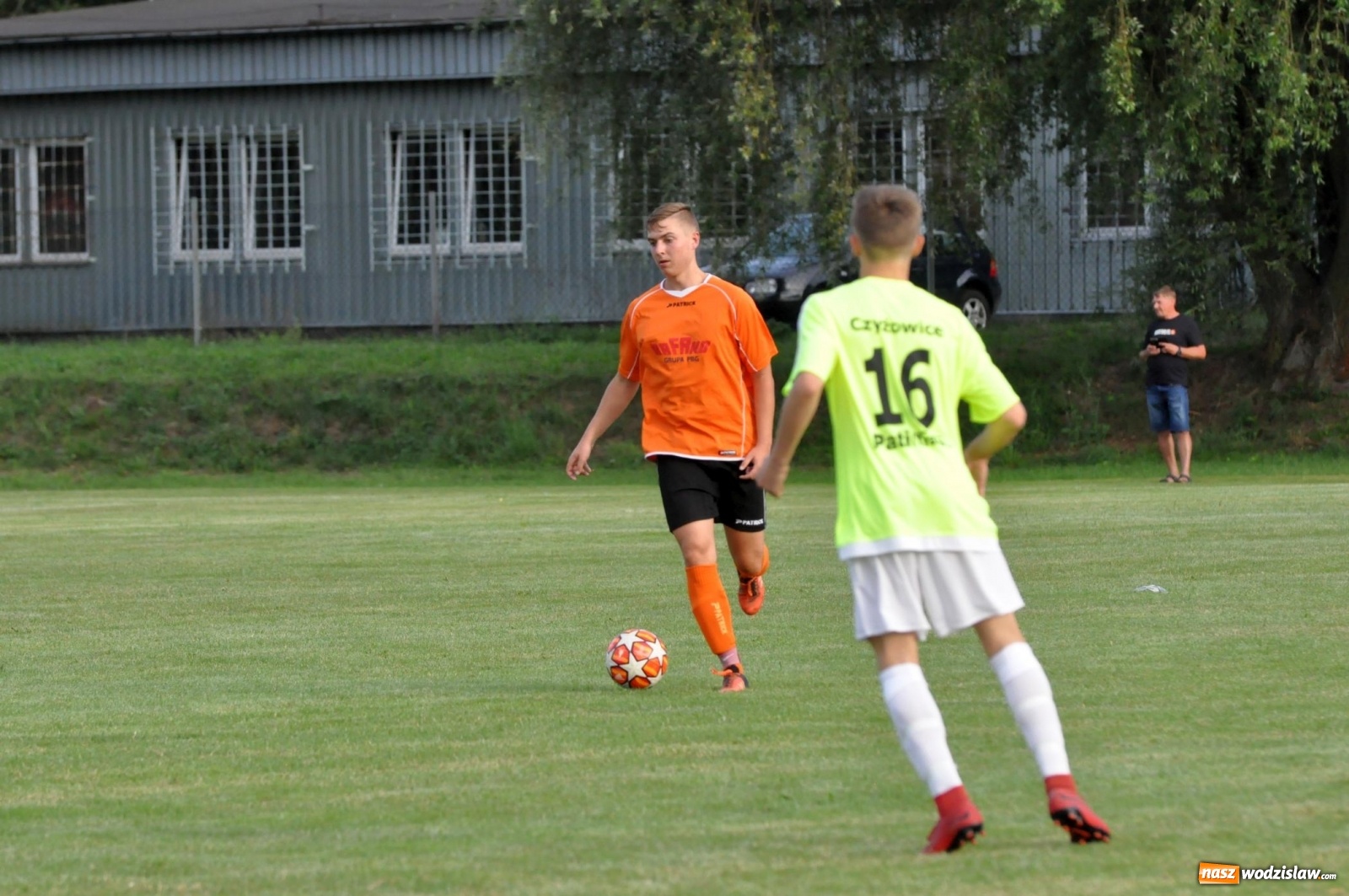 Zdjęcie w galerii na portalu naszwodzislaw.com: Naprzód Czyżowice przywozi trzy punkty z Raciborza  wiadomości z regionu