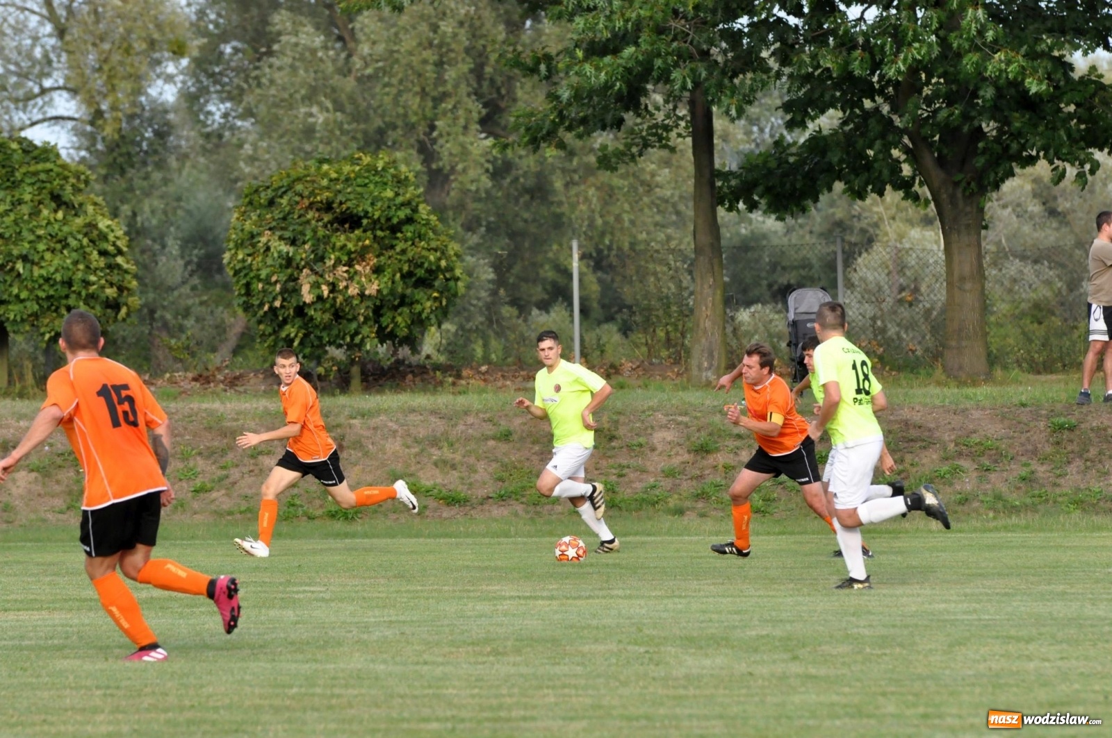 Zdjęcie w galerii na portalu naszwodzislaw.com: Naprzód Czyżowice przywozi trzy punkty z Raciborza  wiadomości z regionu