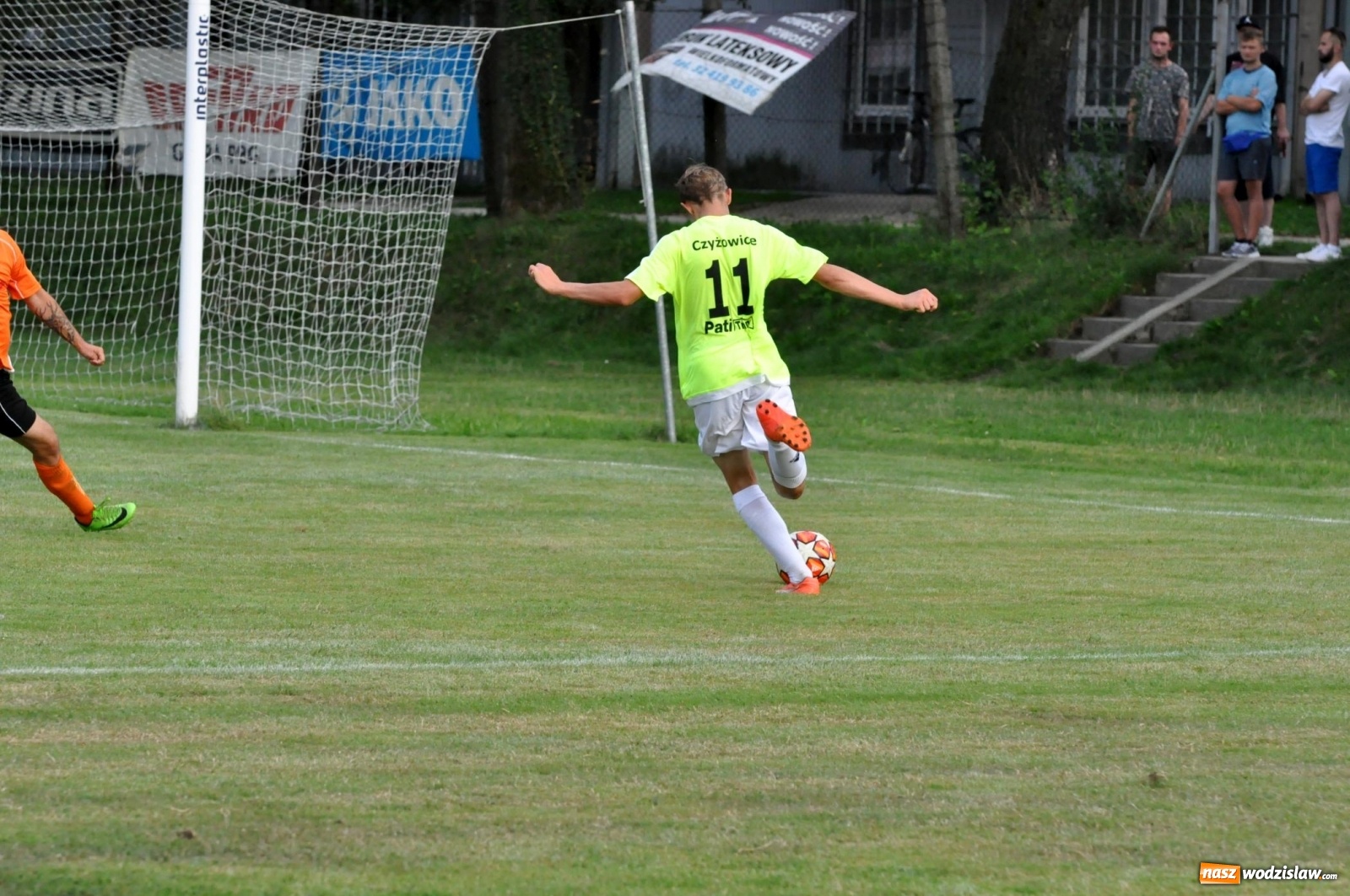 Zdjęcie w galerii na portalu naszwodzislaw.com: Naprzód Czyżowice przywozi trzy punkty z Raciborza  wiadomości z regionu