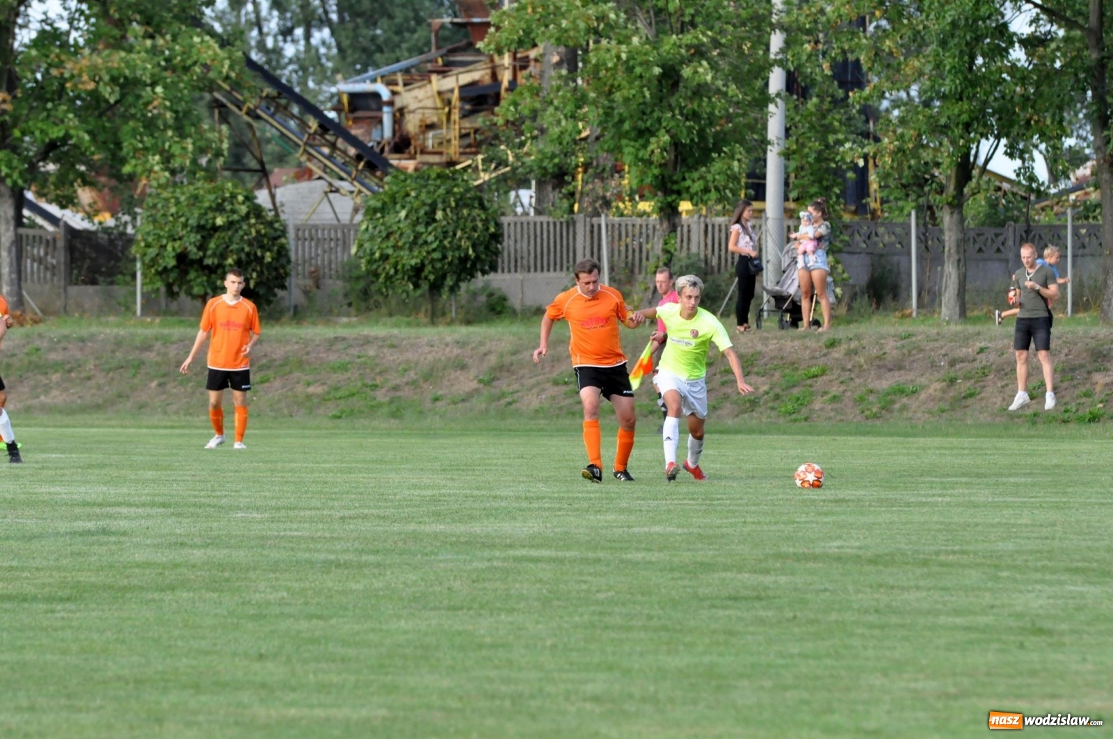 Zdjęcie w galerii na portalu naszwodzislaw.com: Naprzód Czyżowice przywozi trzy punkty z Raciborza  wiadomości z regionu