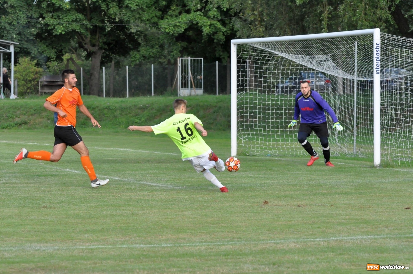 Zdjęcie w galerii na portalu naszwodzislaw.com: Naprzód Czyżowice przywozi trzy punkty z Raciborza  wiadomości z regionu