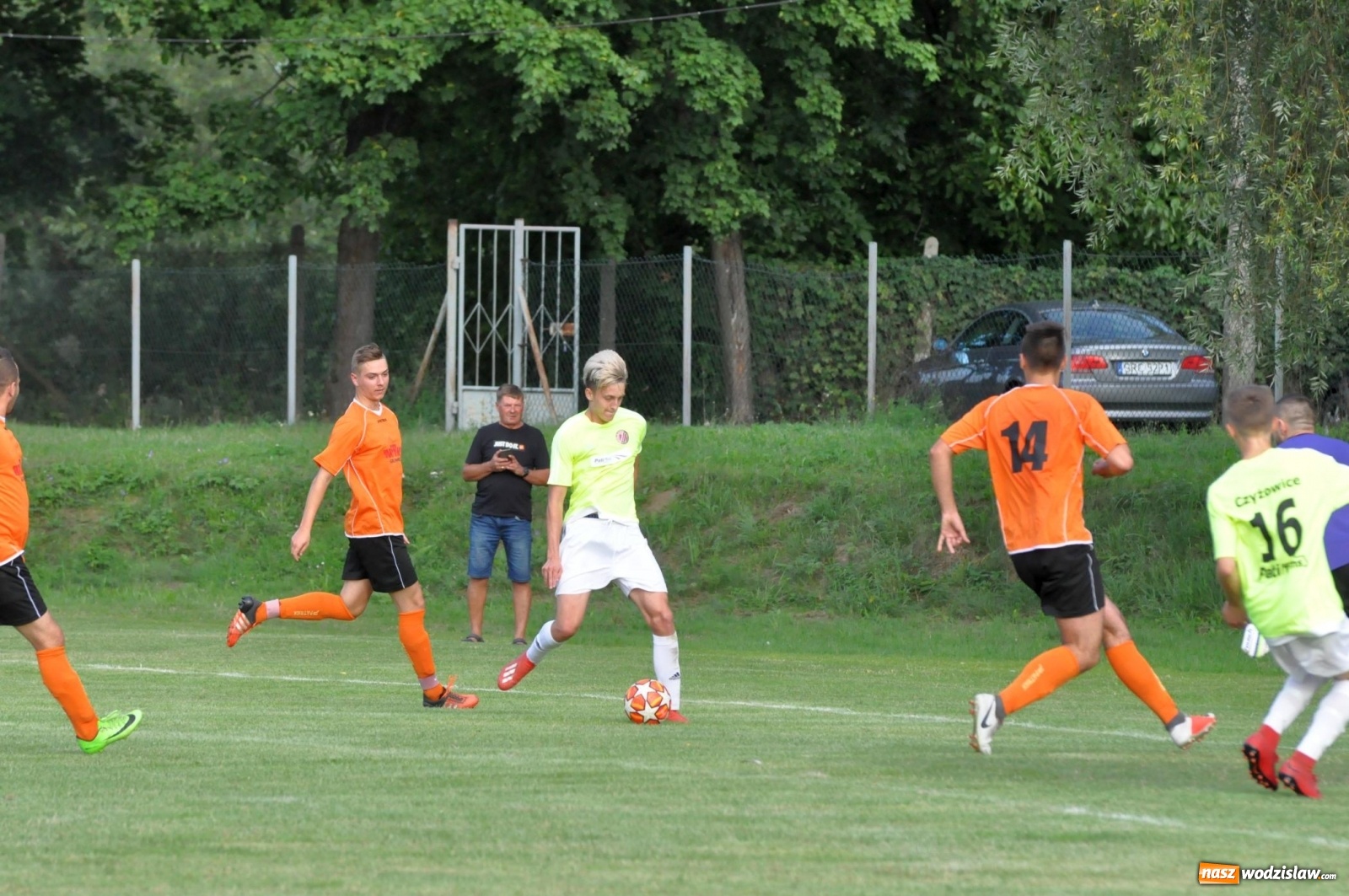 Zdjęcie w galerii na portalu naszwodzislaw.com: Naprzód Czyżowice przywozi trzy punkty z Raciborza  wiadomości z regionu