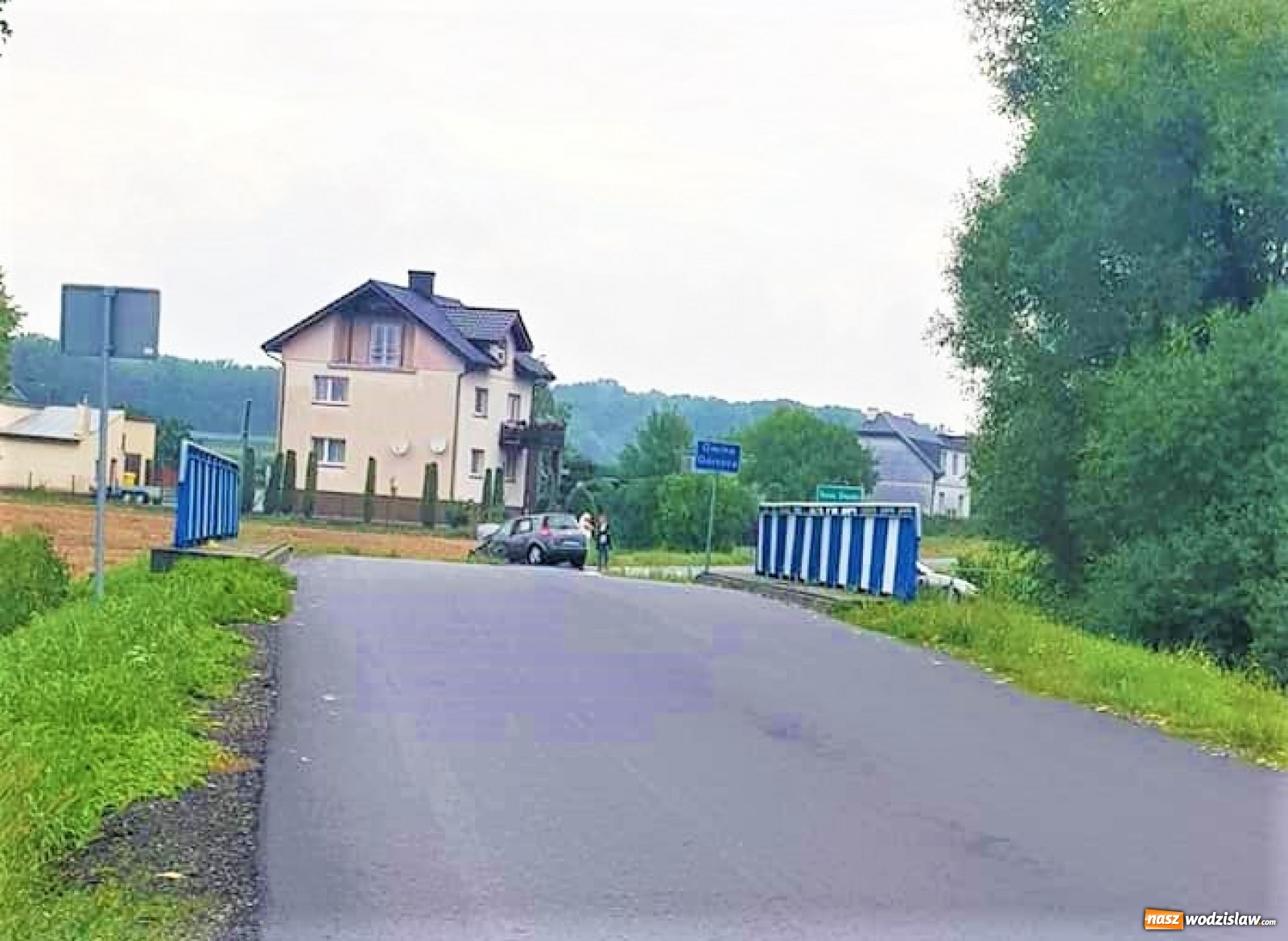 Zdjęcie w galerii na portalu naszwodzislaw.com: Zasnęła za kierownicą i wjechała do rowu wiadomości z regionu