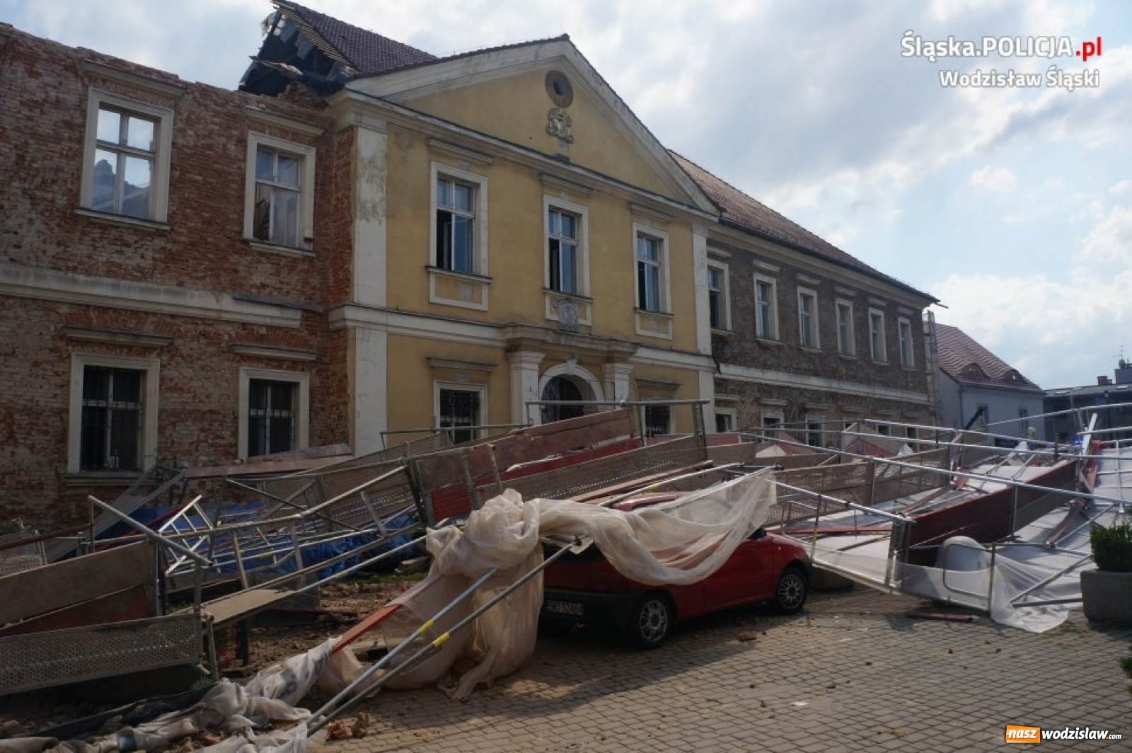 Zdjęcie w galerii na portalu naszwodzislaw.com: Policja wyjaśnia przyczyny katastrofy budowlanej [FOTO] wiadomości z regionu