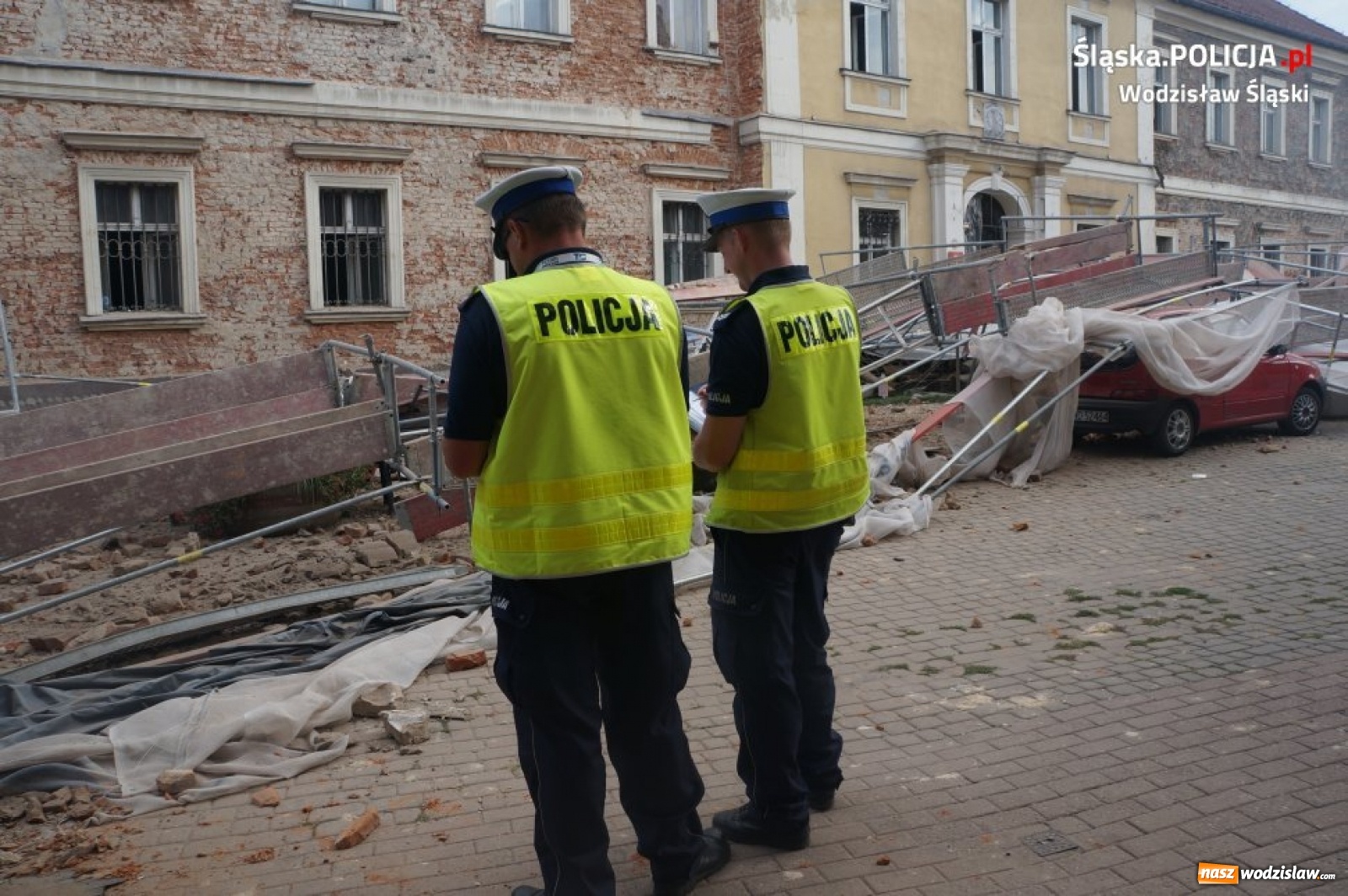 Zdjęcie w galerii na portalu naszwodzislaw.com: Policja wyjaśnia przyczyny katastrofy budowlanej [FOTO] wiadomości z regionu