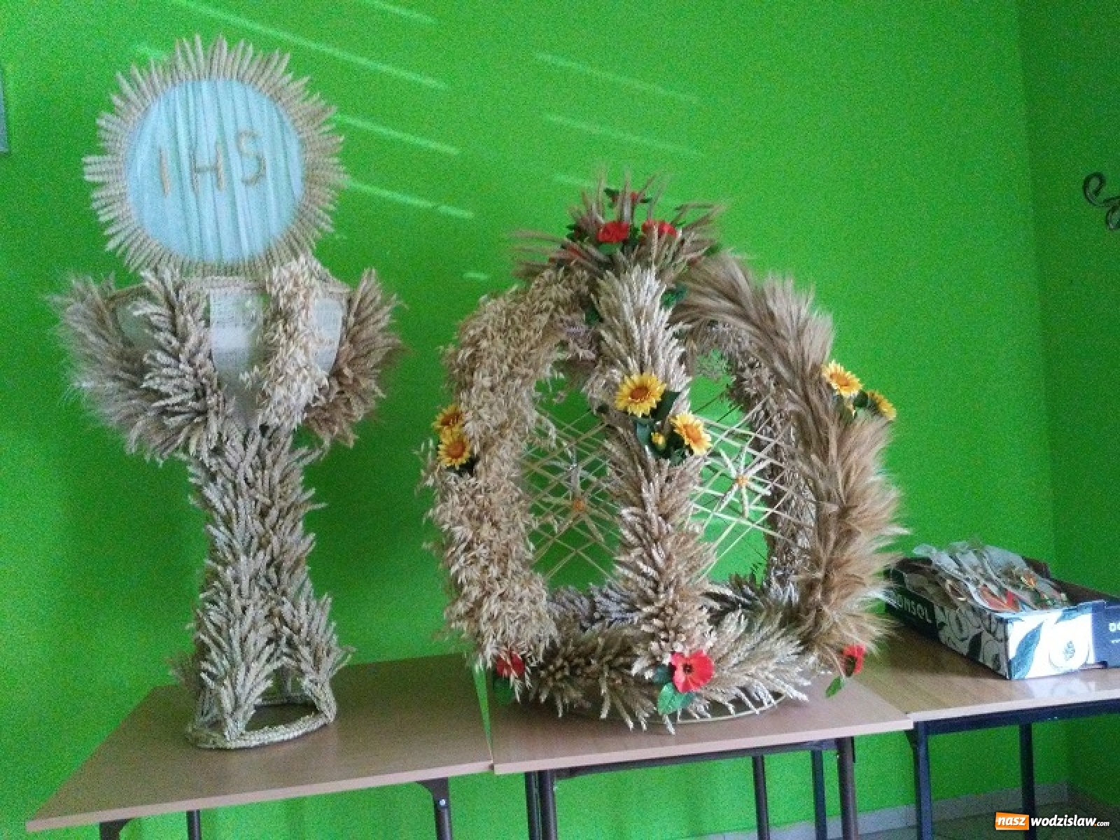 Zdjęcie w galerii na portalu naszwodzislaw.com: Korony dożynkowe już gotowe [FOTO] wiadomości z regionu