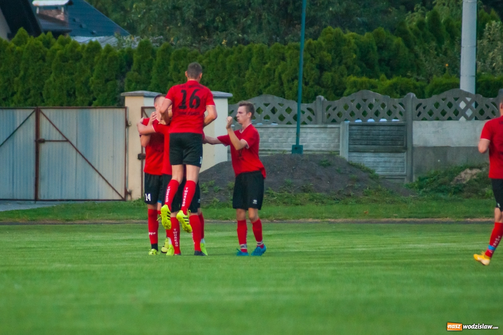 Zdjęcie w galerii na portalu naszwodzislaw.com: Dawid Bober Show w Tworkowie zakończony remisem [FOTO i WIDEO] wiadomości z regionu