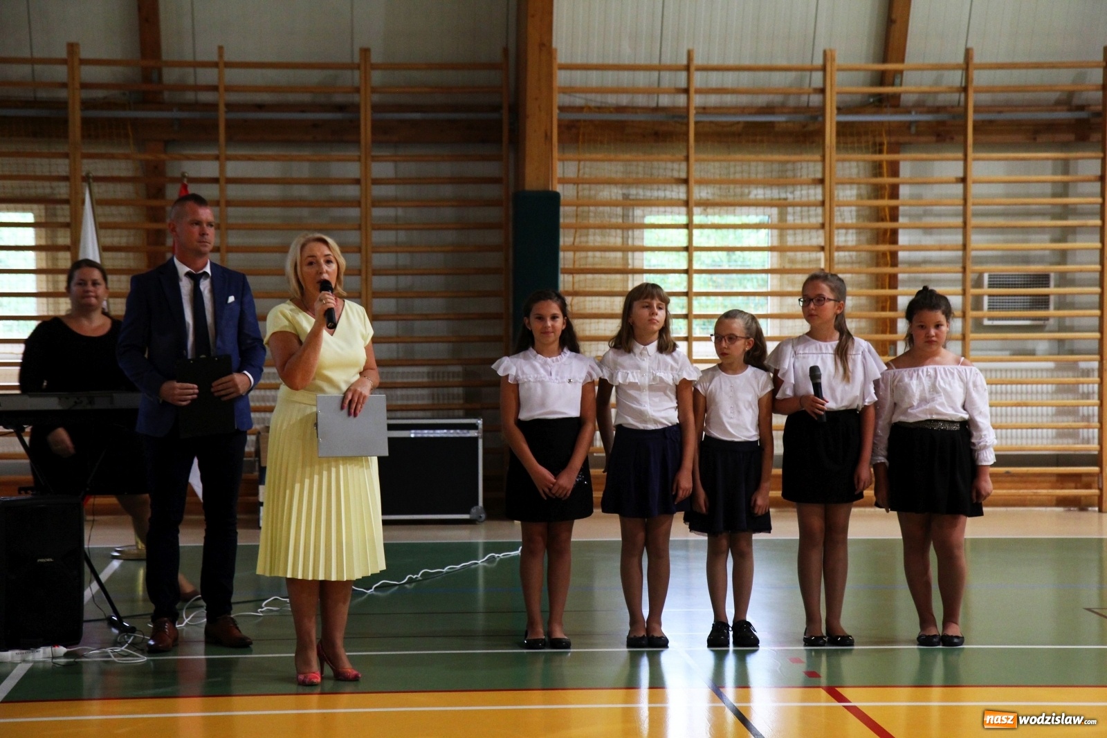 Zdjęcie w galerii na portalu naszwodzislaw.com: Uroczyste rozpoczęcie roku szkolnego w Szkole Podstawowej w Lubomi wiadomości z regionu